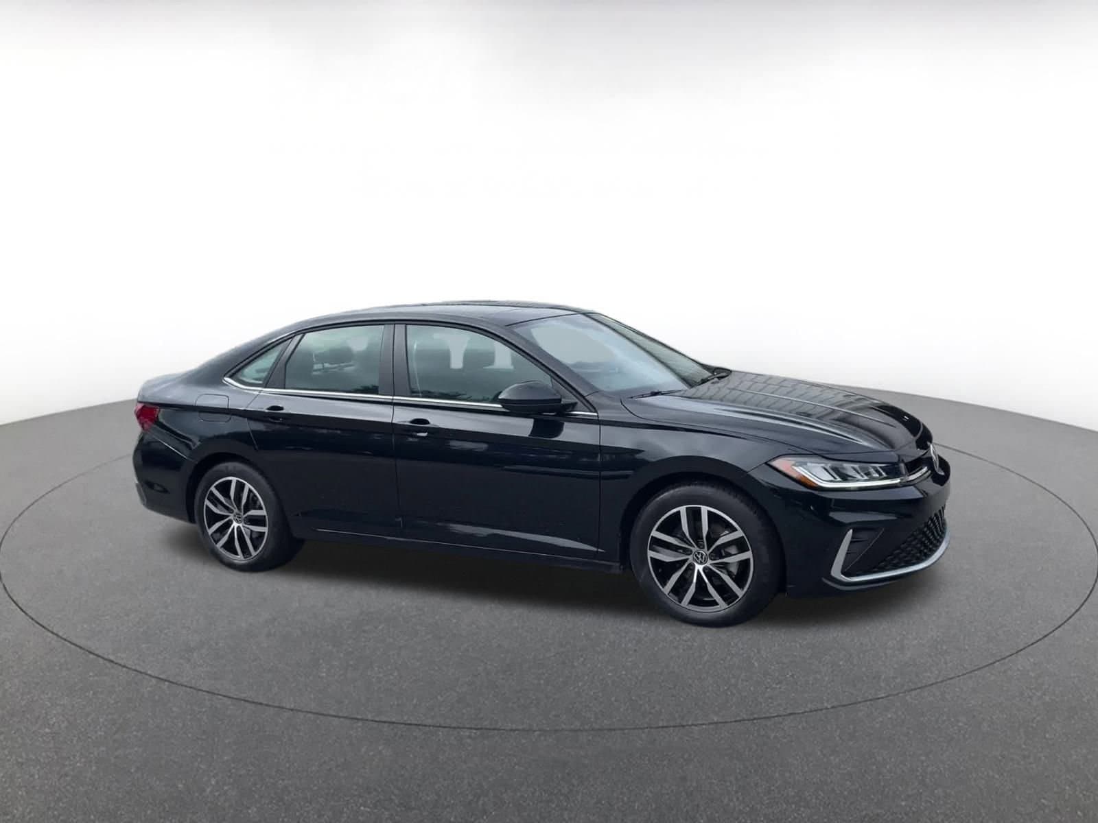 Thumbnail: 2025 Volkswagen Jetta - 1