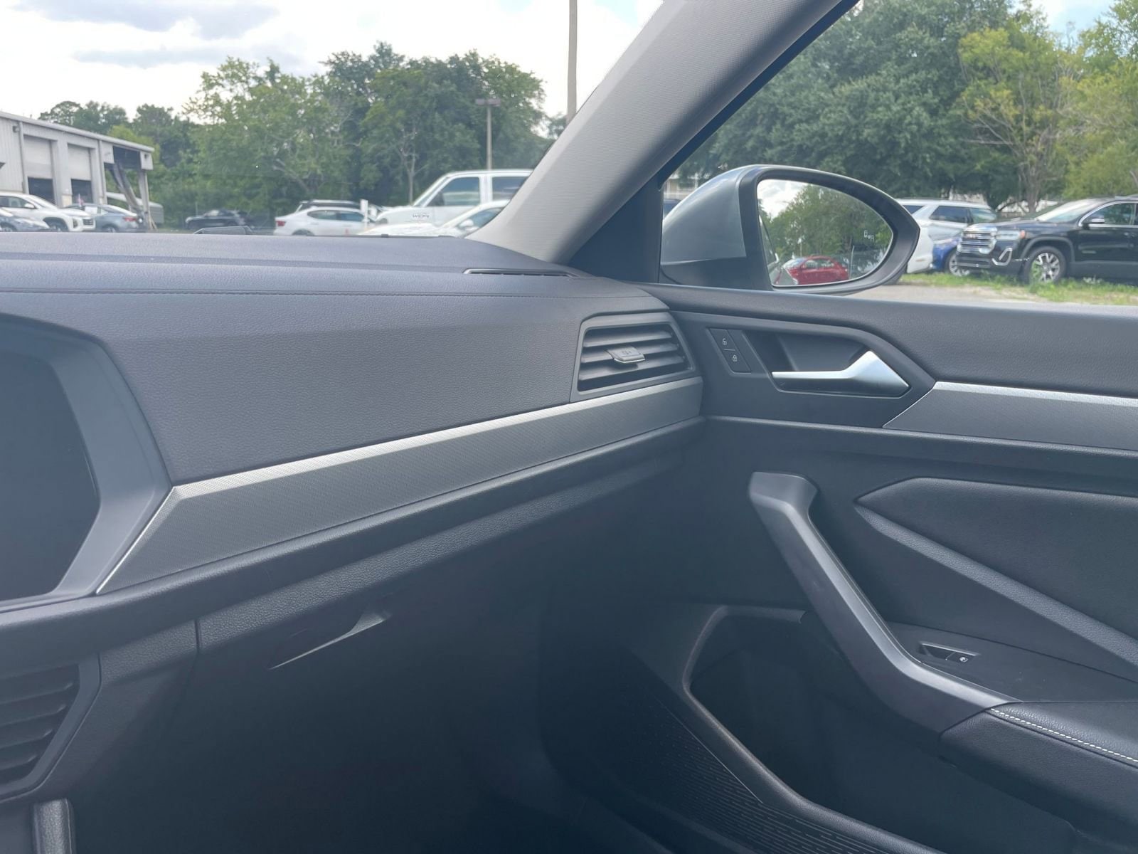Thumbnail: 2024 Volkswagen Jetta - 28