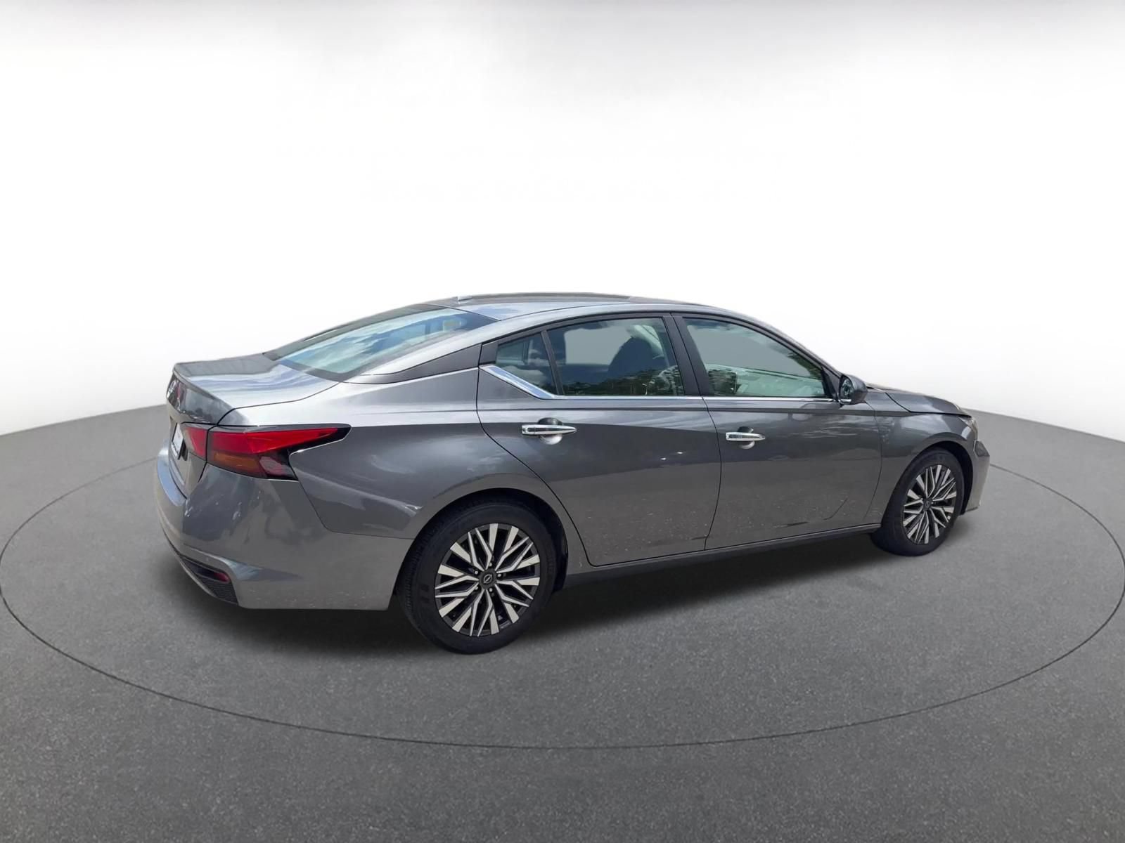 Thumbnail: 2025 Nissan Altima - 14