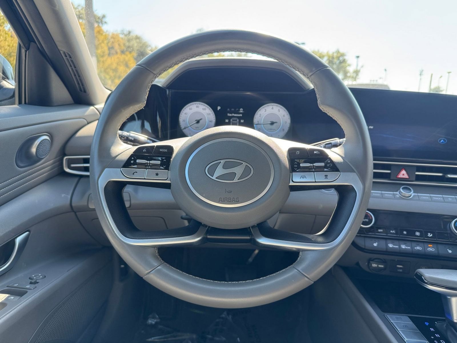 Thumbnail: 2025 Hyundai Elantra - 25