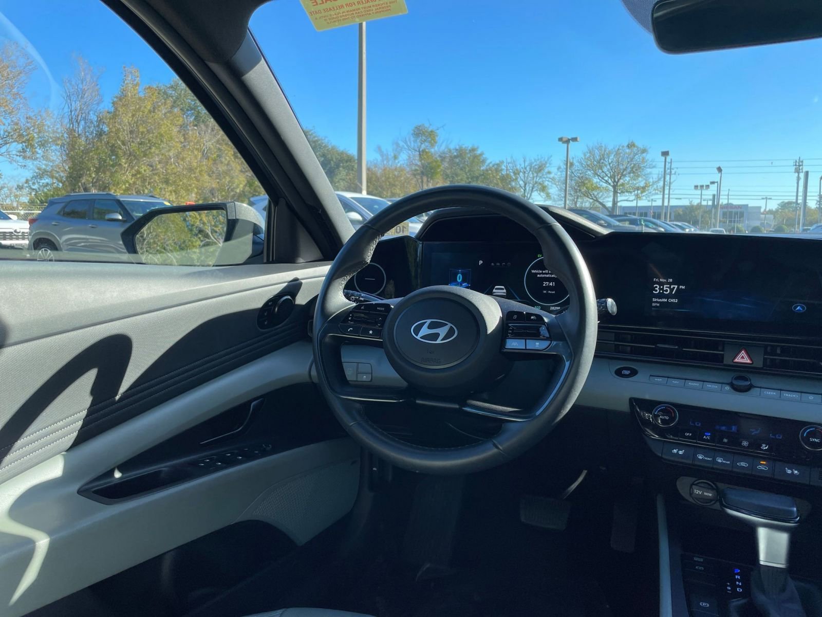 Thumbnail: 2025 Hyundai Elantra - 32