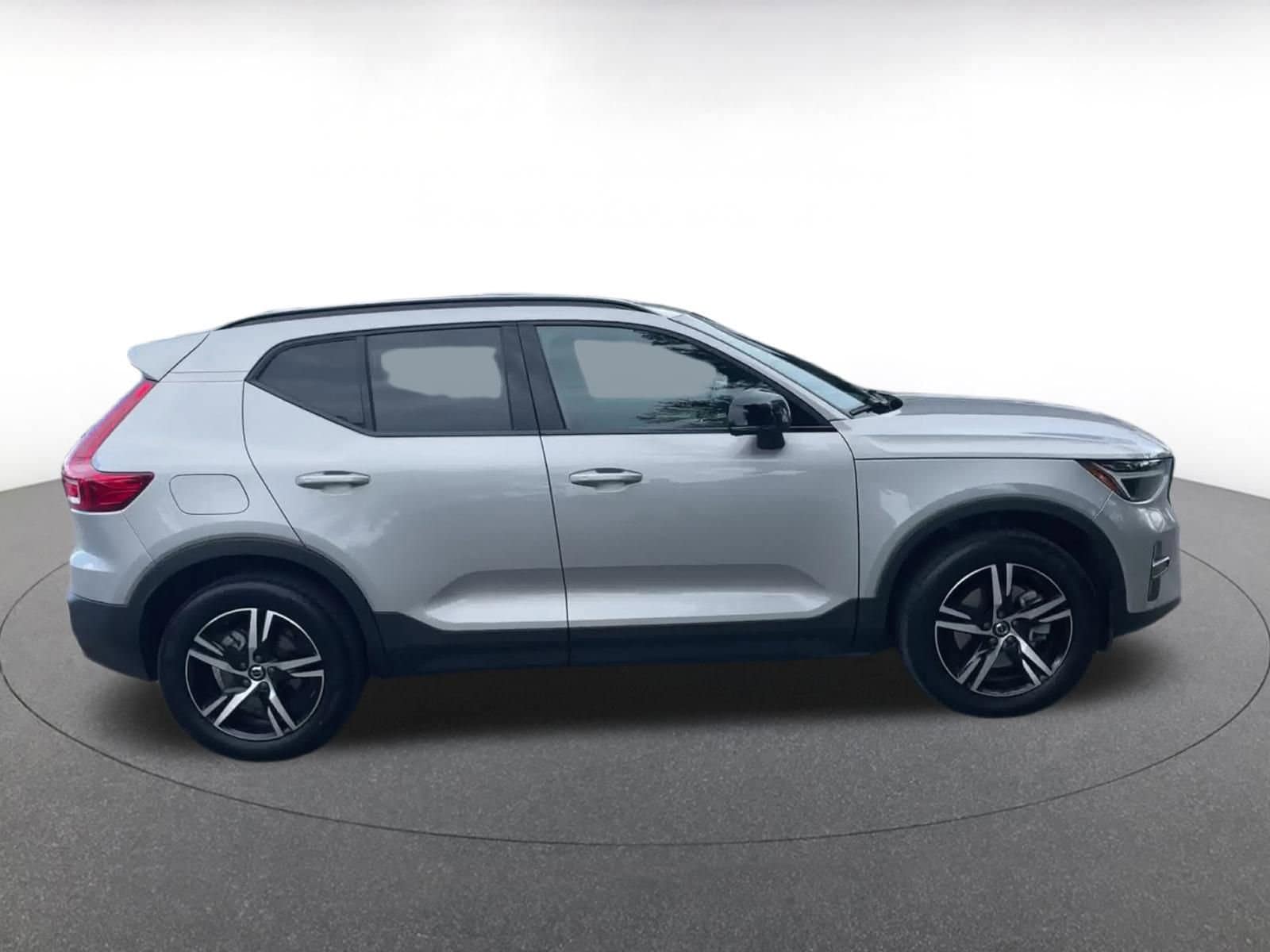Thumbnail: 2024 Volvo XC40 - 16