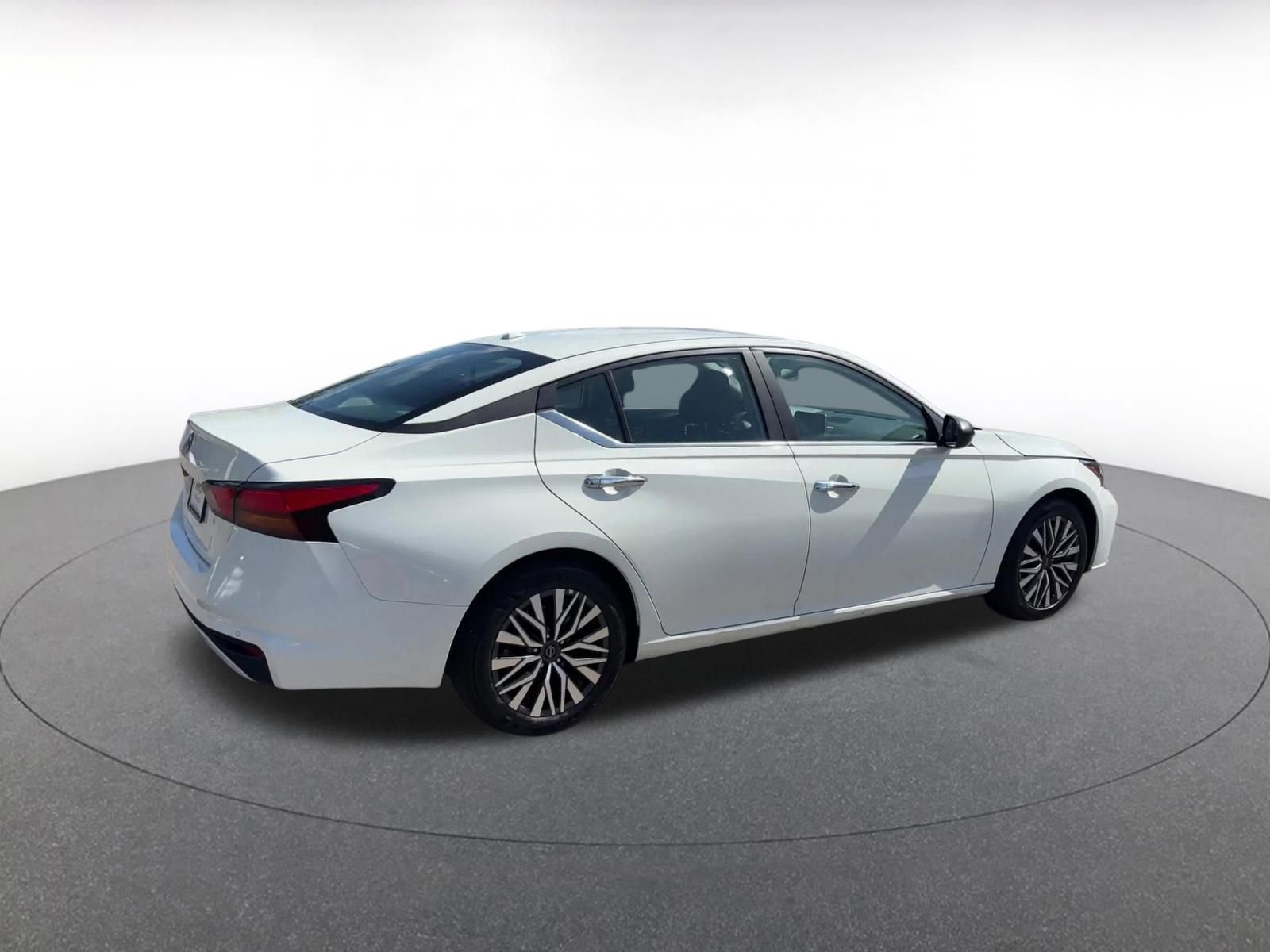 Thumbnail: 2025 Nissan Altima - 12