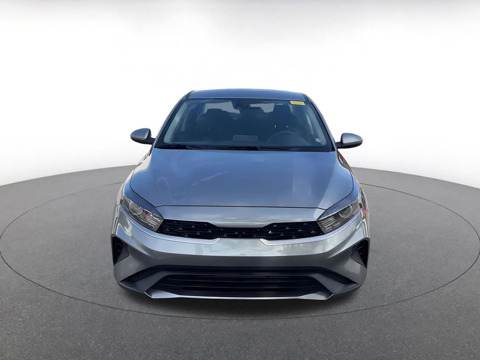 Thumbnail: 2024 Kia Forte - 3