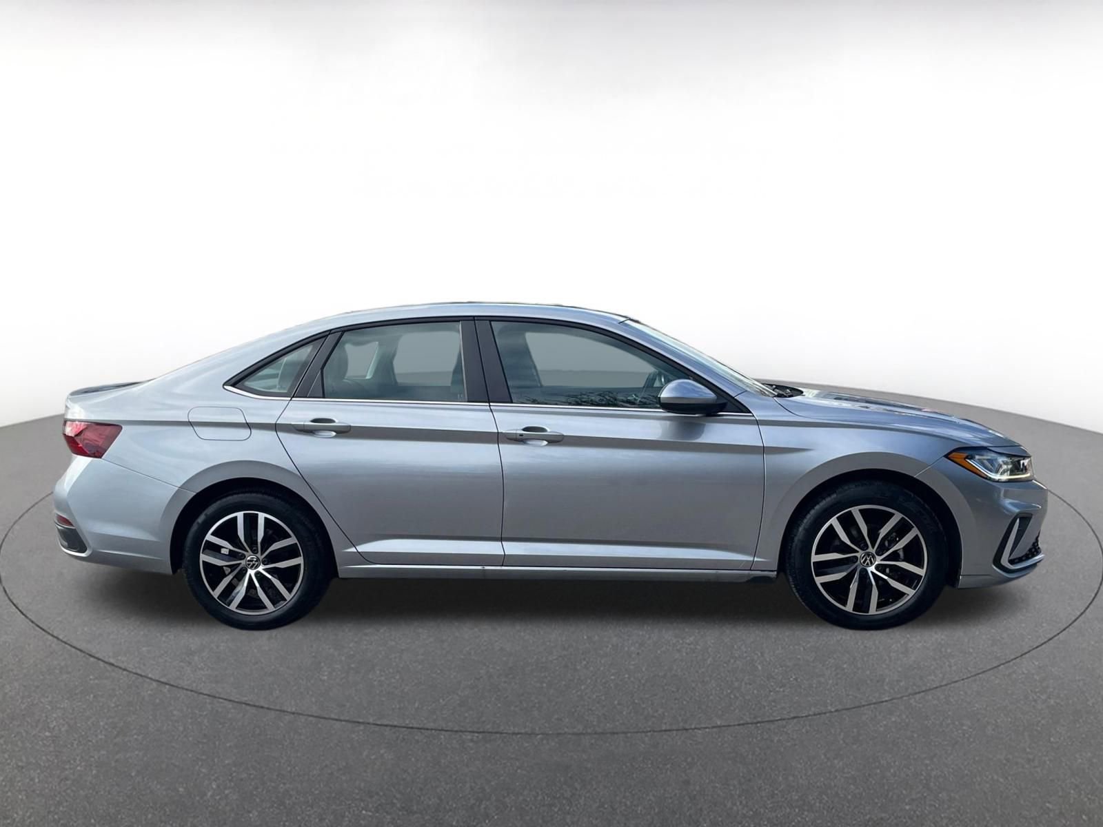 Thumbnail: 2025 Volkswagen Jetta - 15