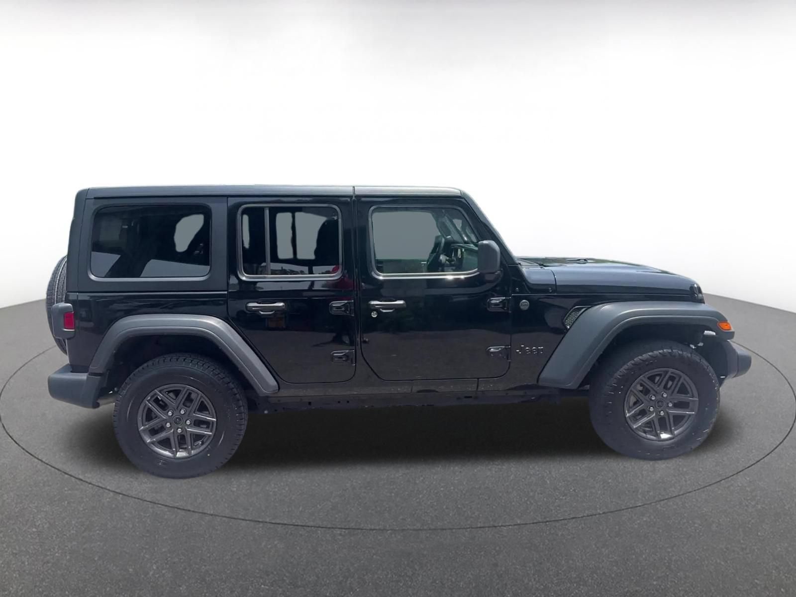 Thumbnail: 2025 Jeep Wrangler - 15