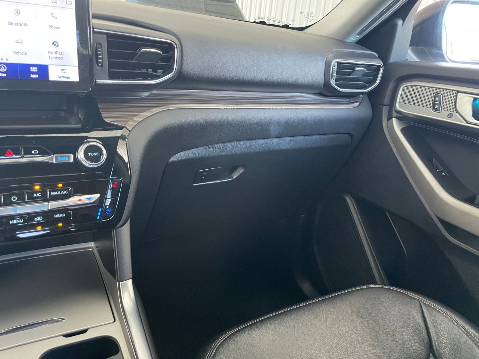 Thumbnail: 2023 Ford Explorer - 33