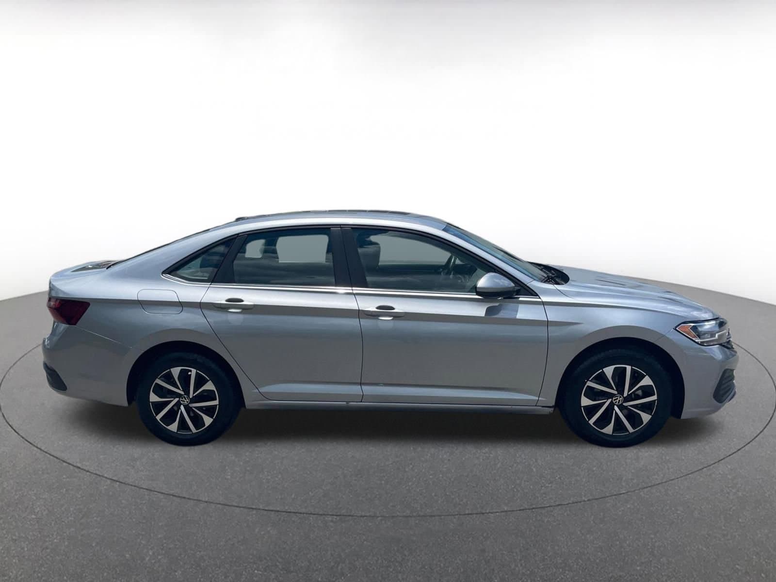 Thumbnail: 2024 Volkswagen Jetta - 12