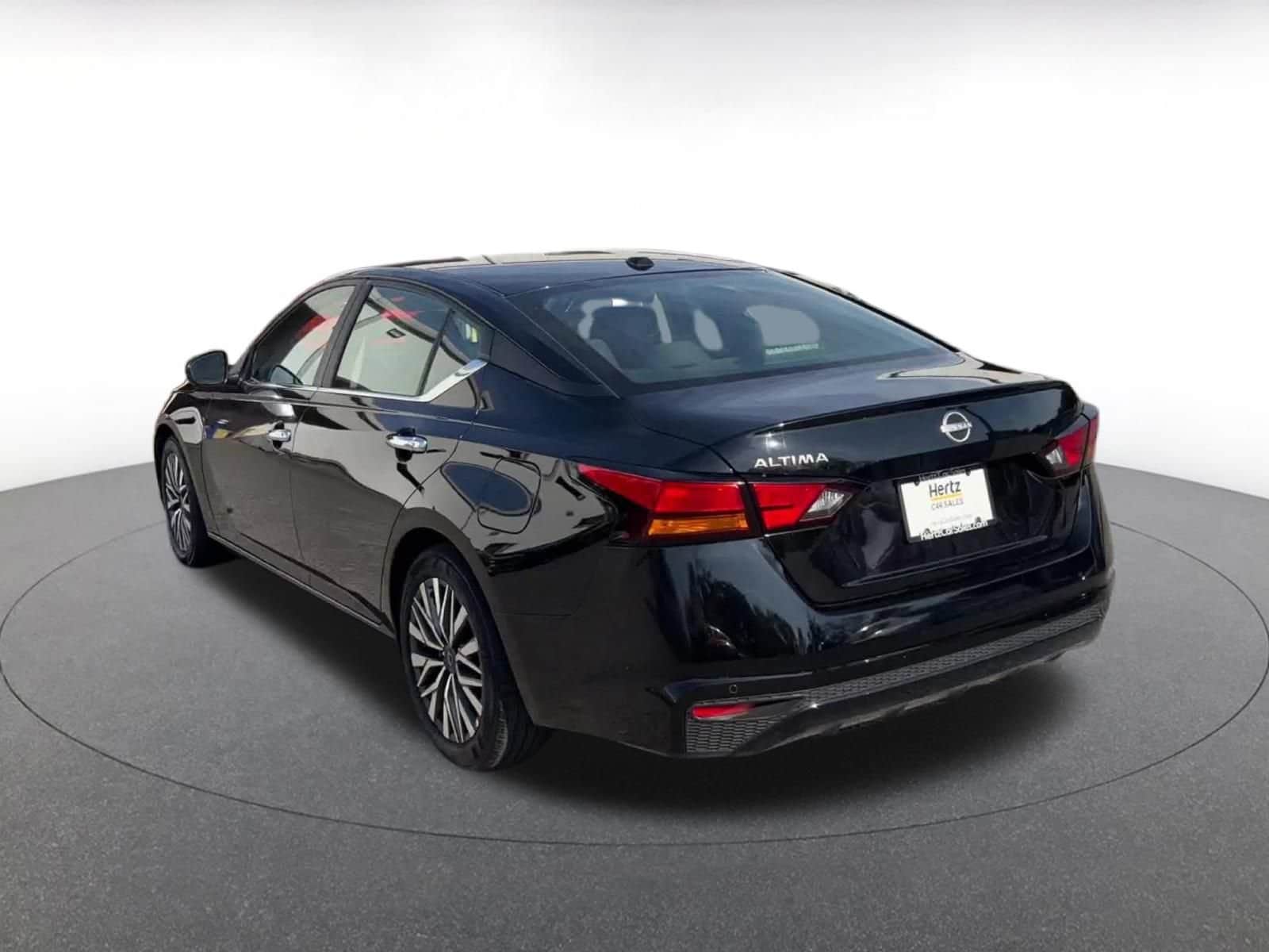 Thumbnail: 2025 Nissan Altima - 8