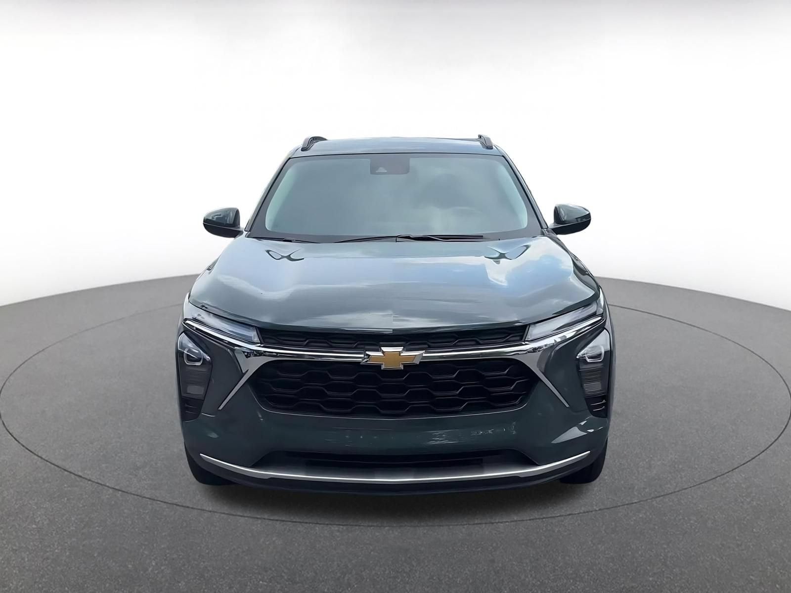 Thumbnail: 2025 Chevrolet Trax - 3