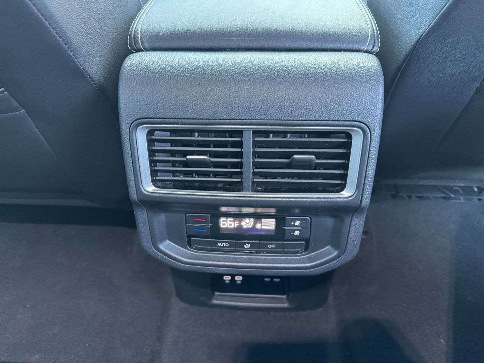 Thumbnail: 2025 Volkswagen Atlas - 24