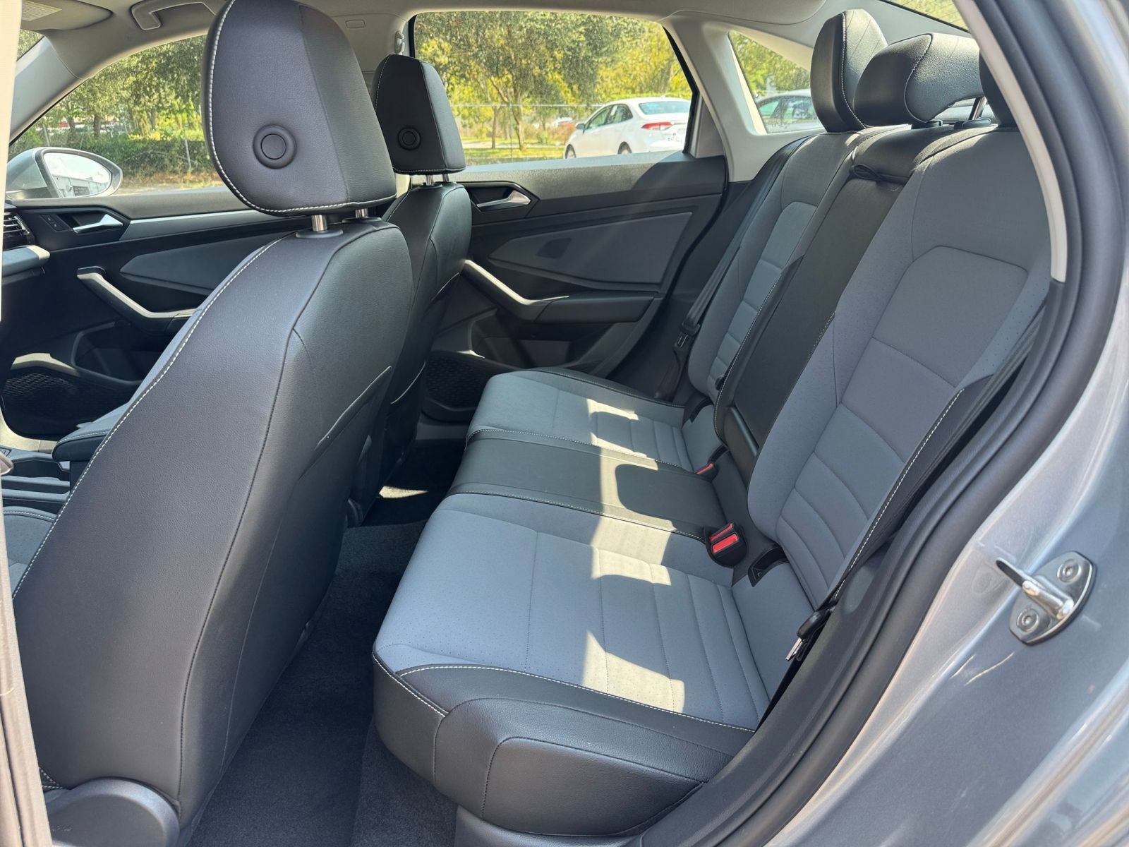 Thumbnail: 2025 Volkswagen Jetta - 24