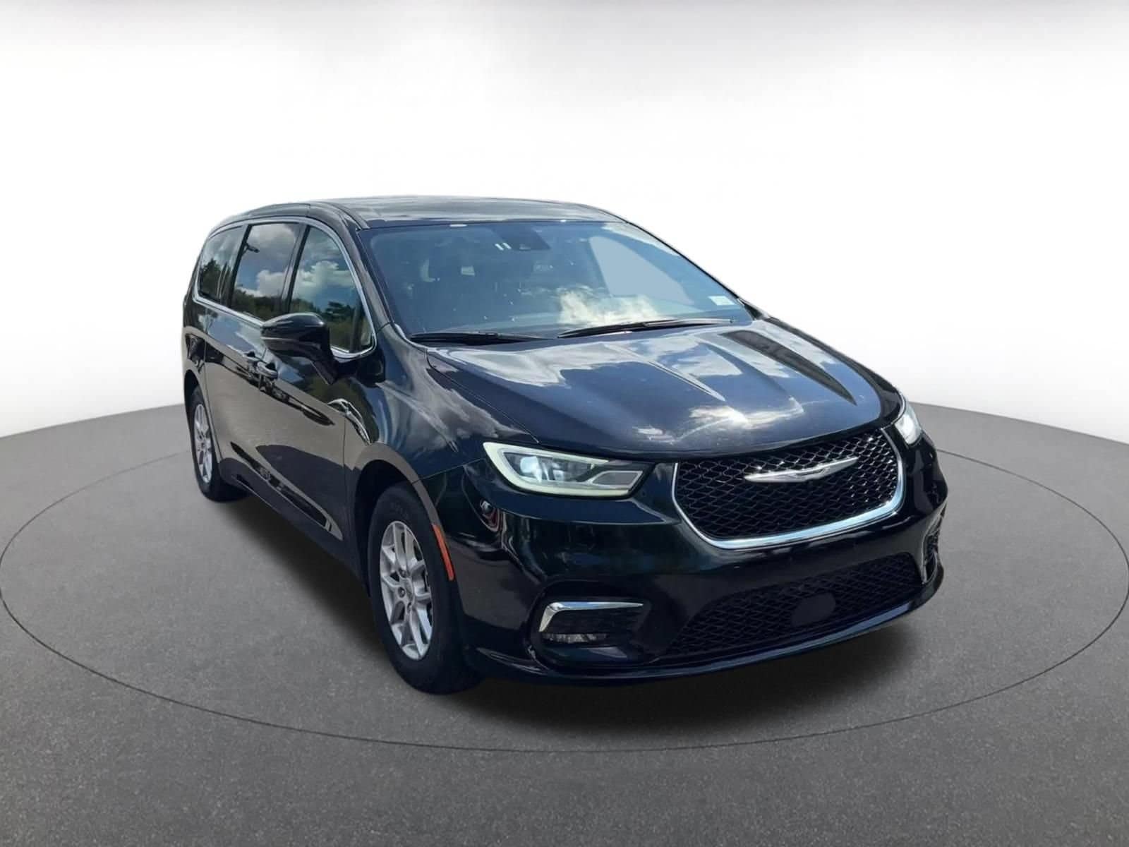Thumbnail: 2024 Chrysler Pacifica - 2