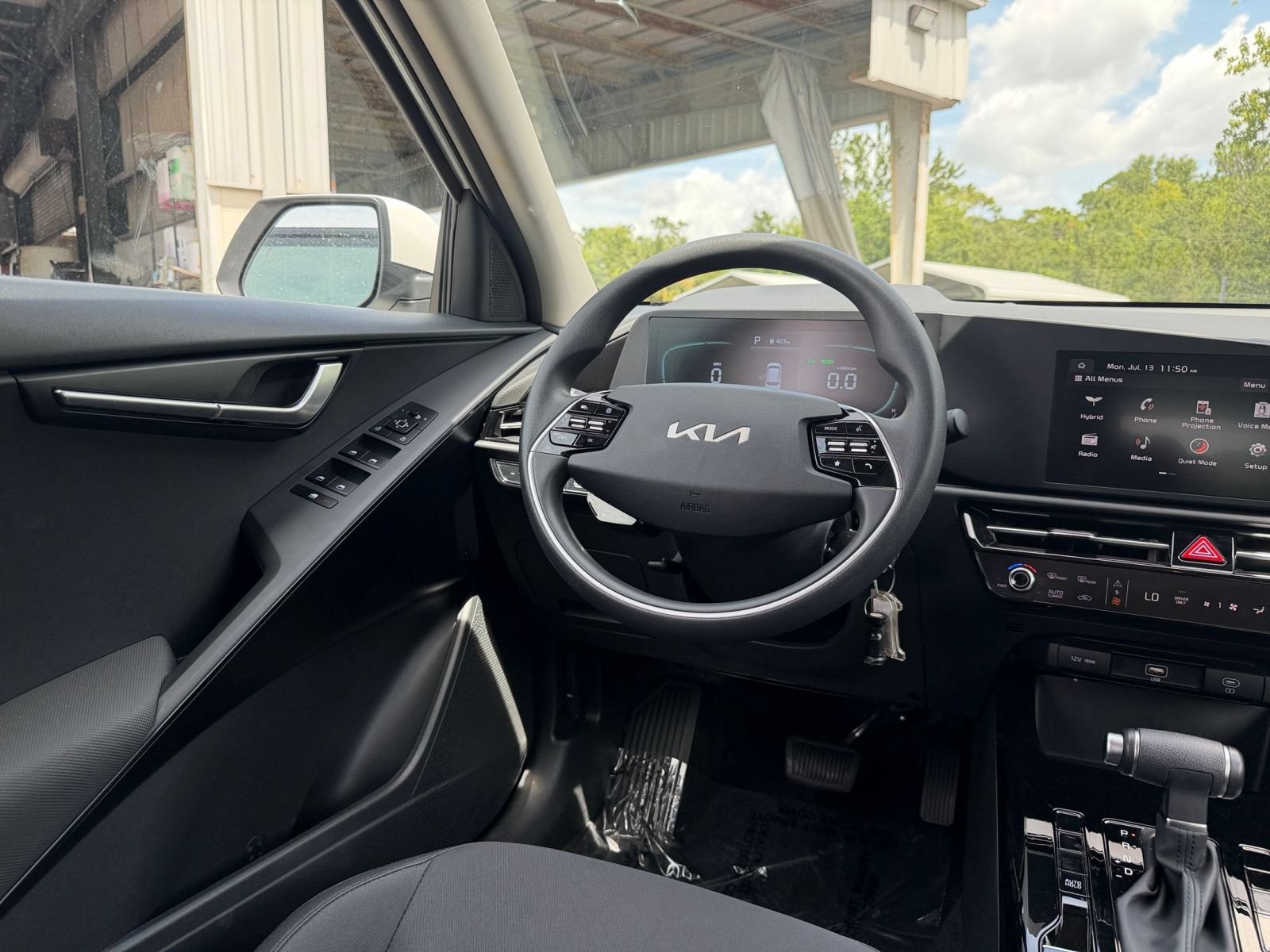 Thumbnail: 2026 Kia Niro - 32
