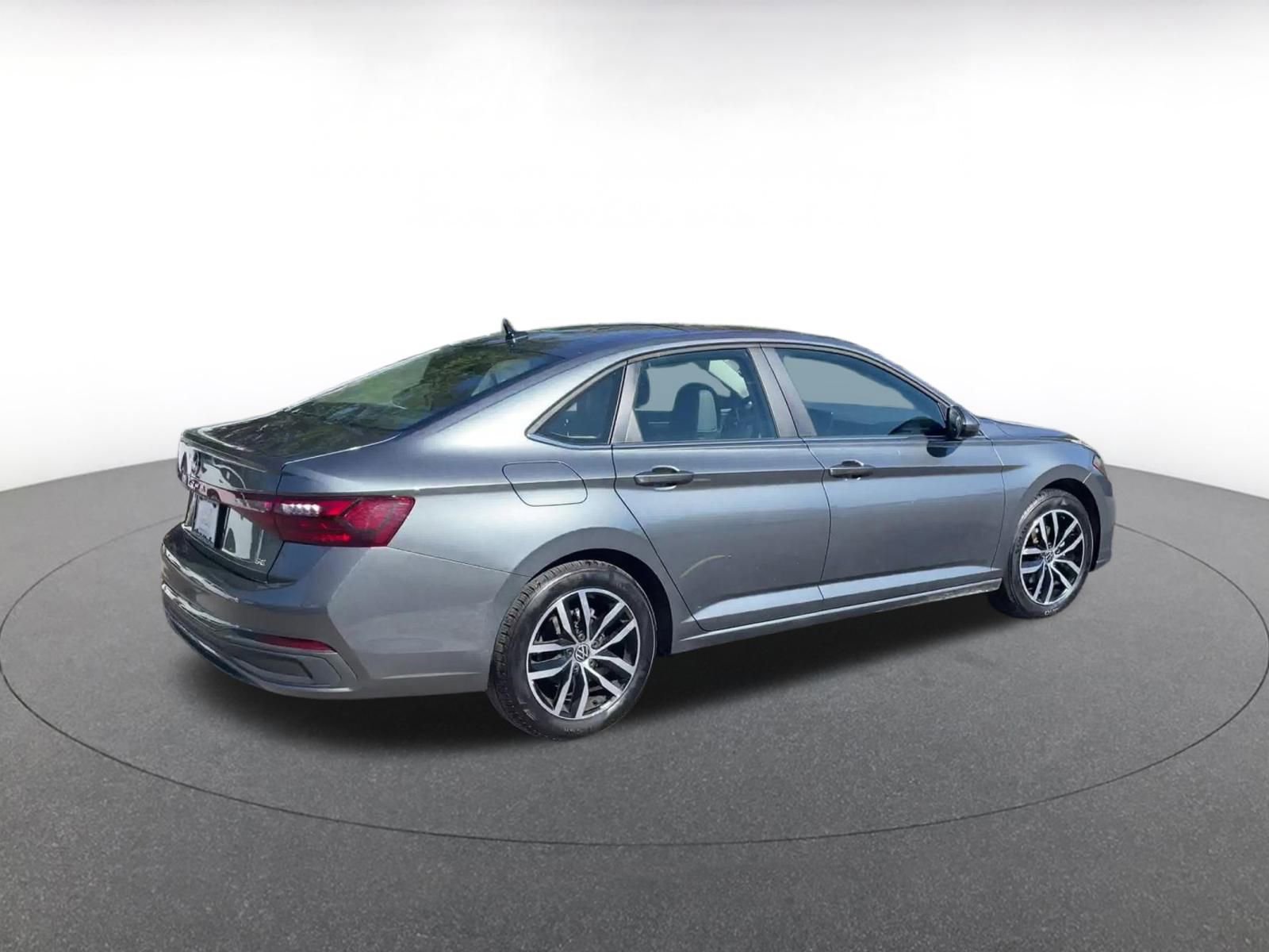 Thumbnail: 2025 Volkswagen Jetta - 14