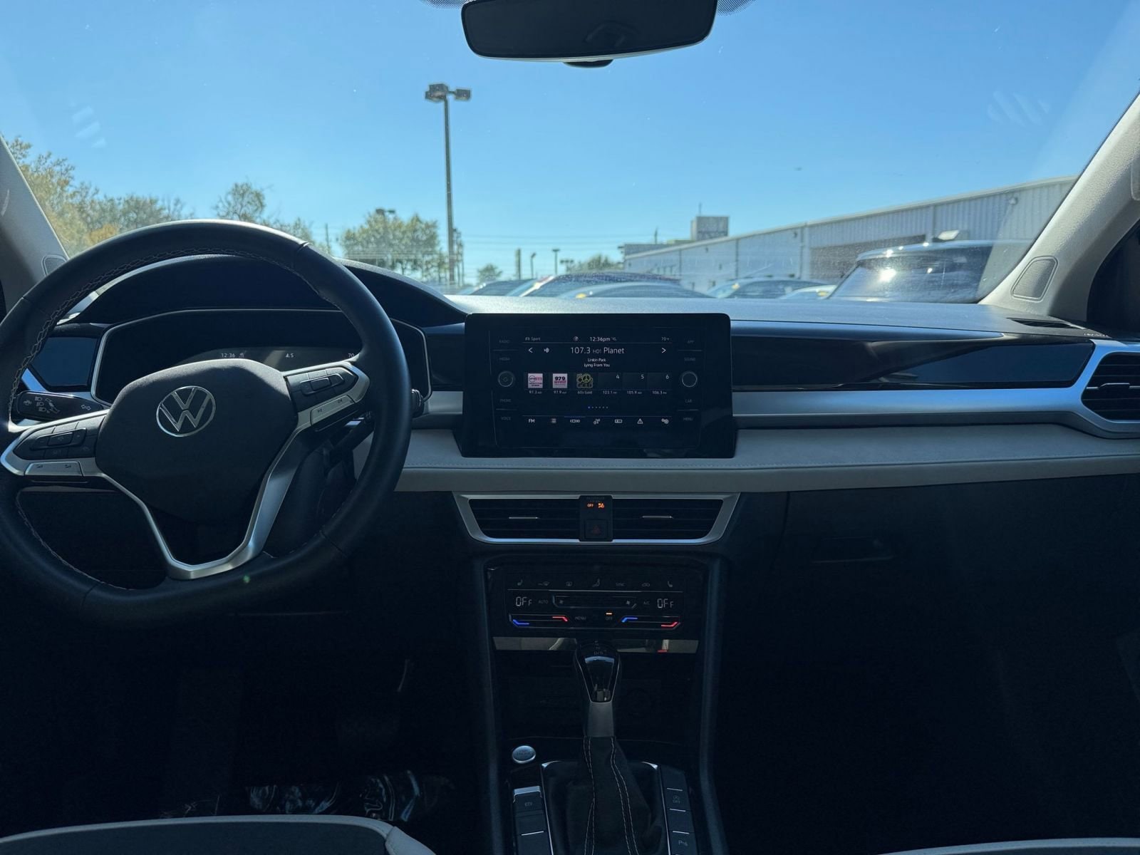 Thumbnail: 2025 Volkswagen Taos - 18