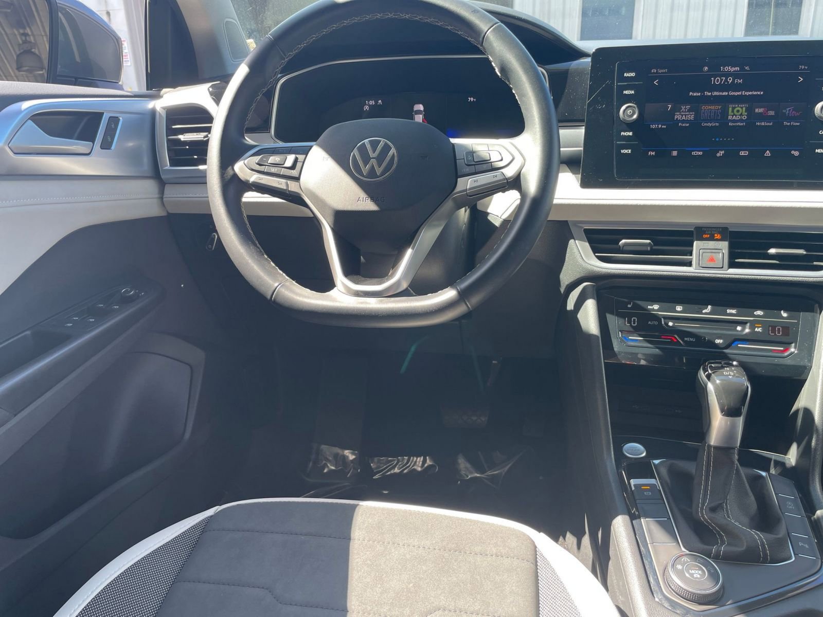 Thumbnail: 2025 Volkswagen Taos - 32