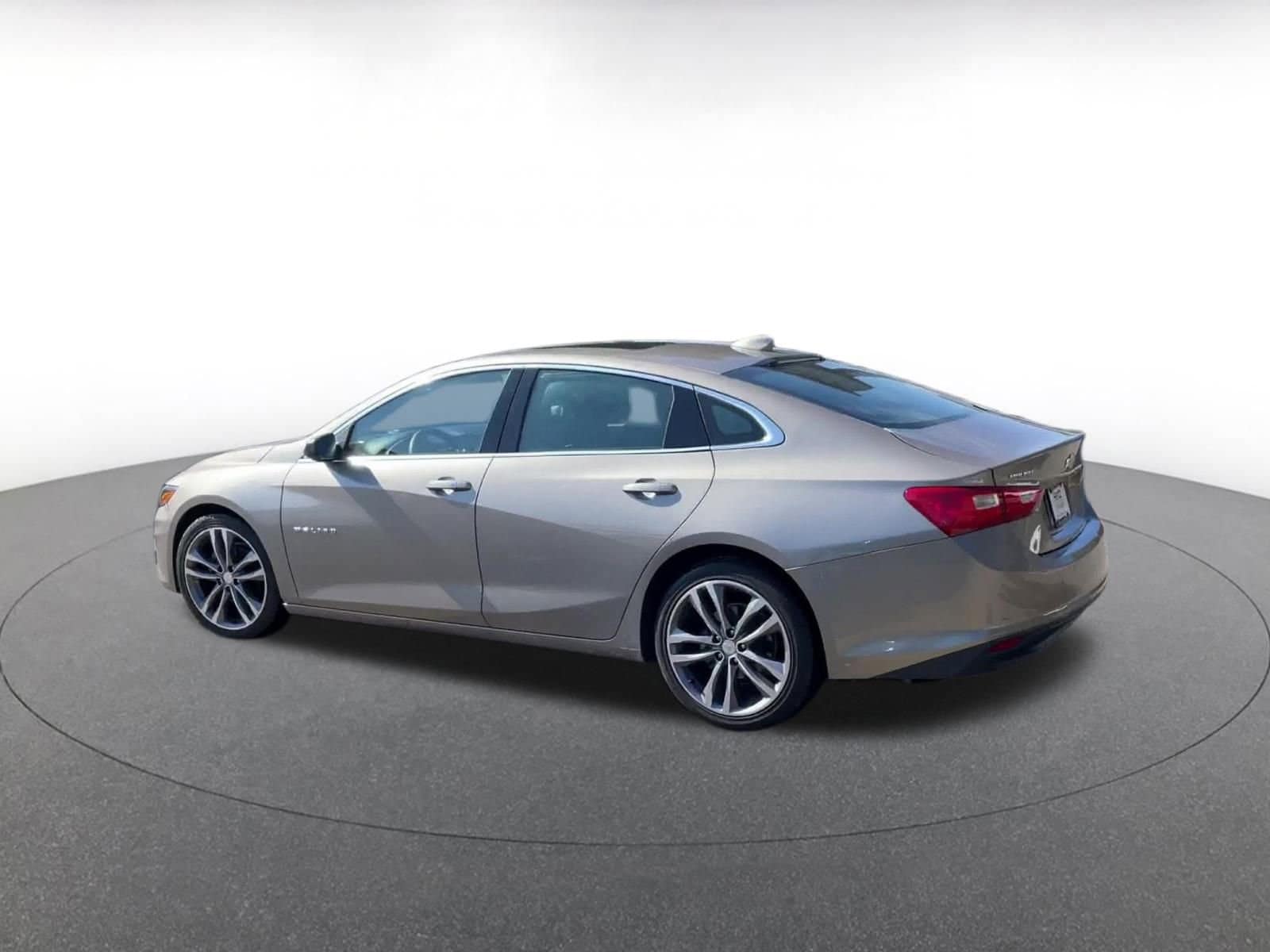 Thumbnail: 2023 Chevrolet Malibu - 9