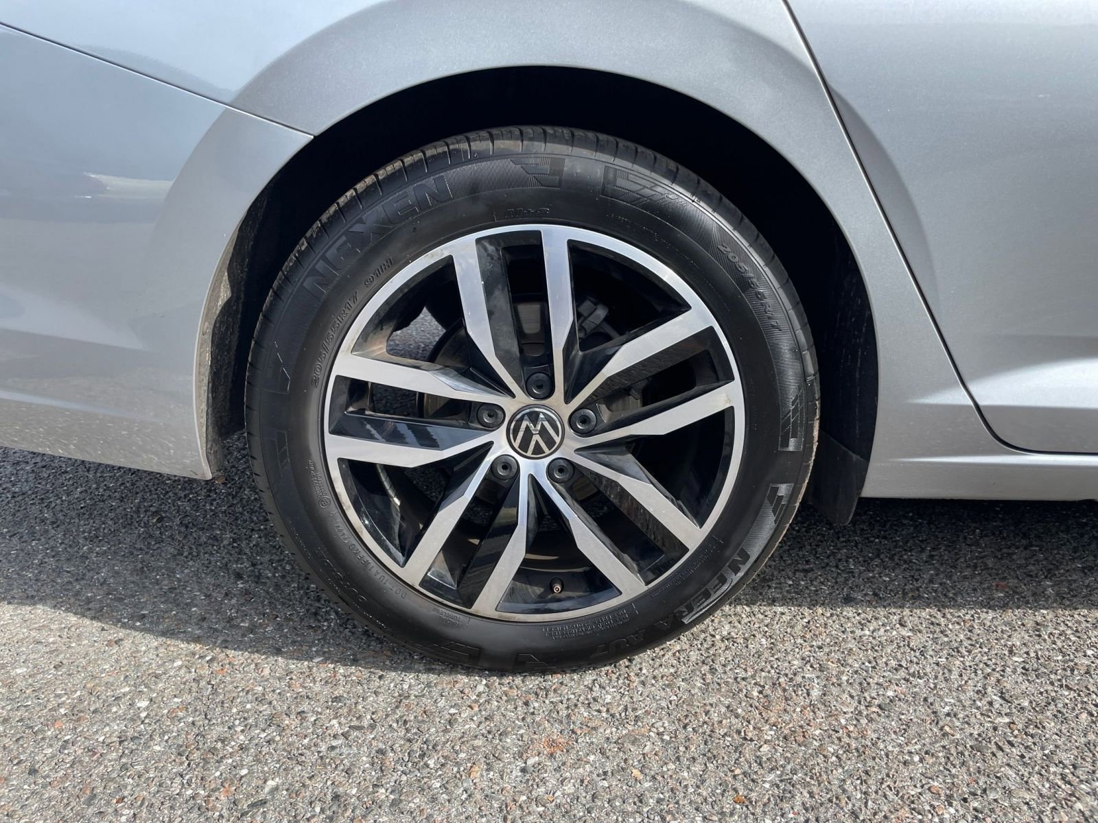 Thumbnail: 2025 Volkswagen Jetta - 28