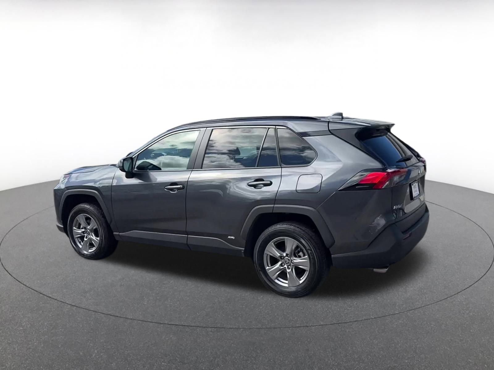 Thumbnail: 2025 Toyota RAV4 - 9