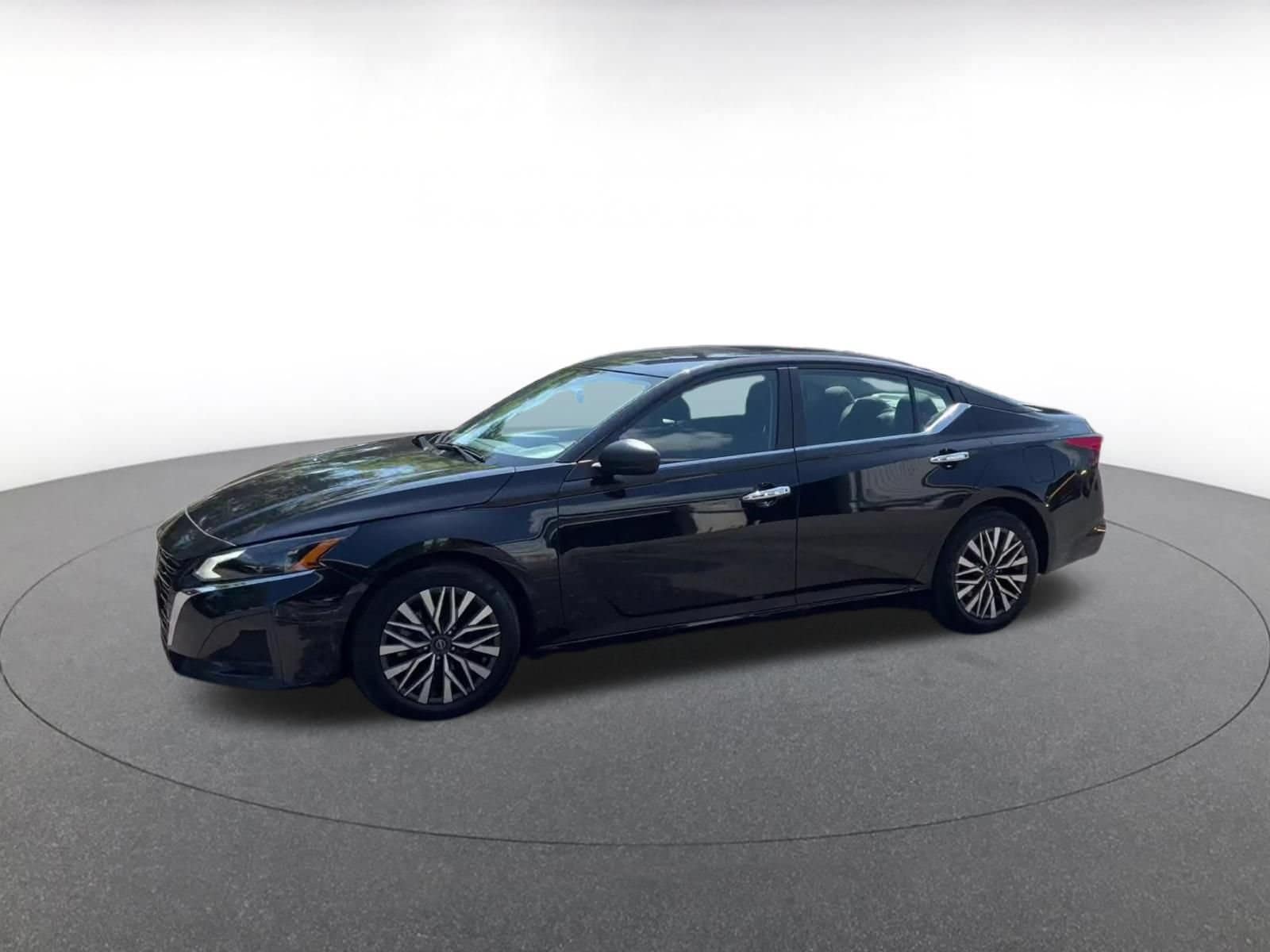 Thumbnail: 2025 Nissan Altima - 7