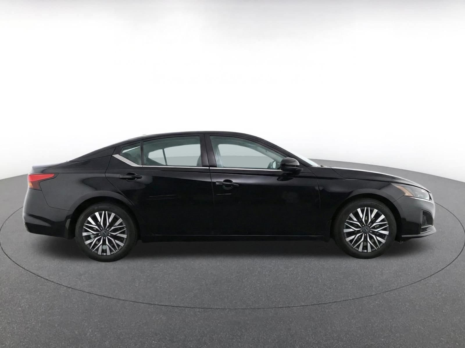 Thumbnail: 2026 Nissan Altima - 10
