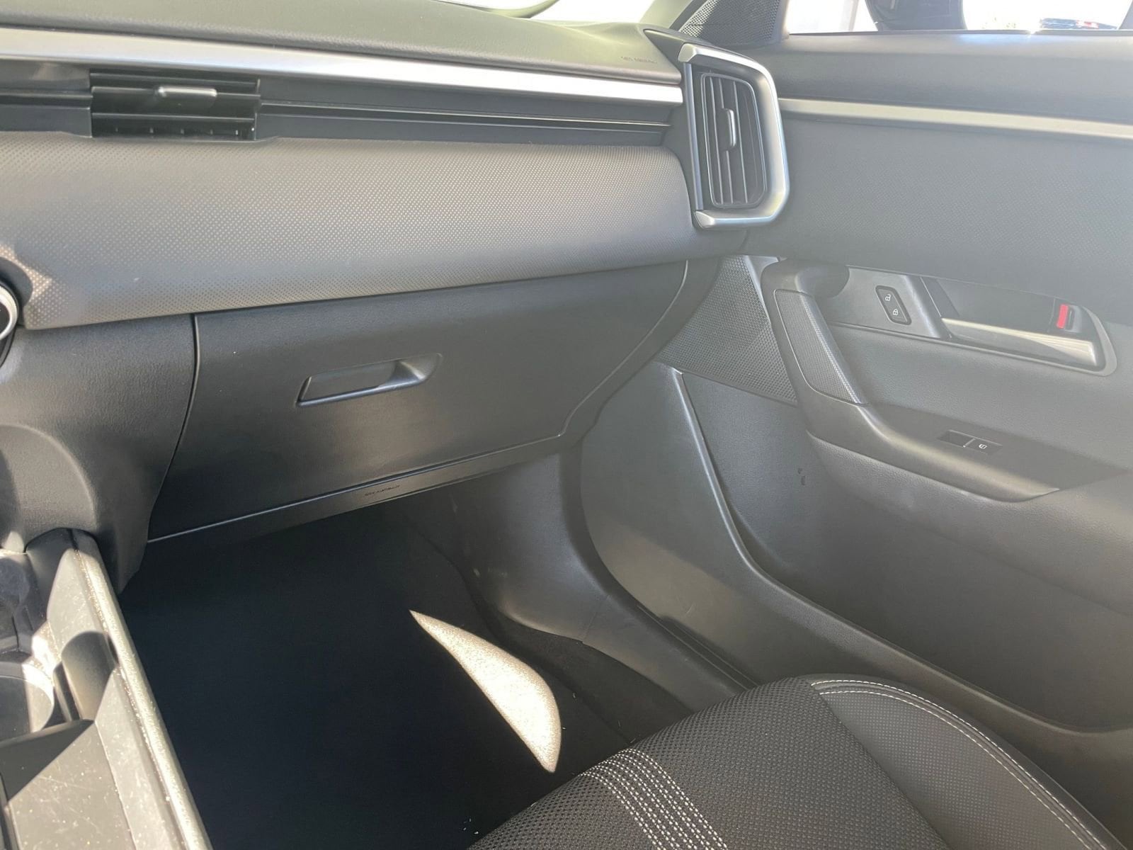 Thumbnail: 2025 Mazda CX-50 - 33