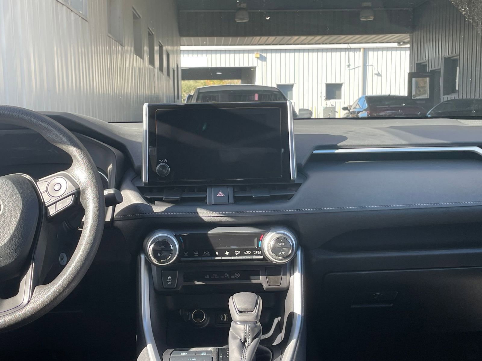 Thumbnail: 2025 Toyota RAV4 - 18