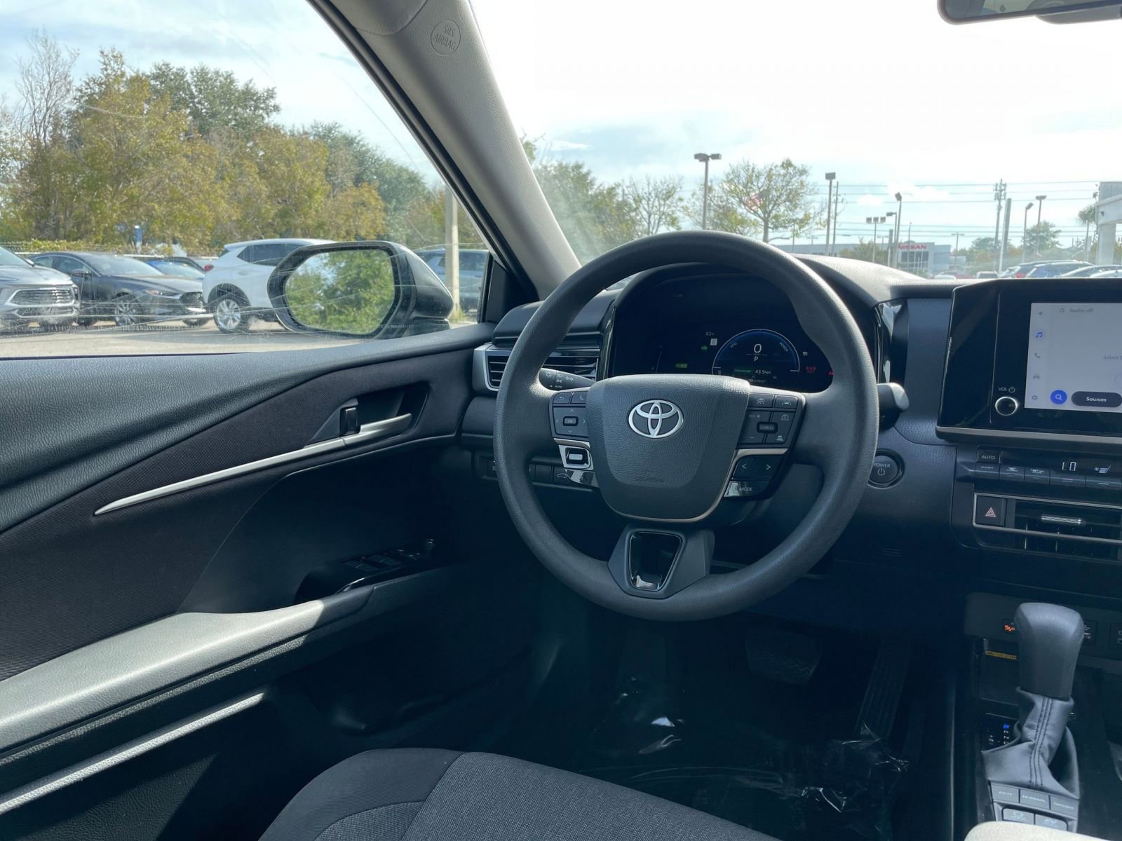 Thumbnail: 2025 Toyota Camry - 33