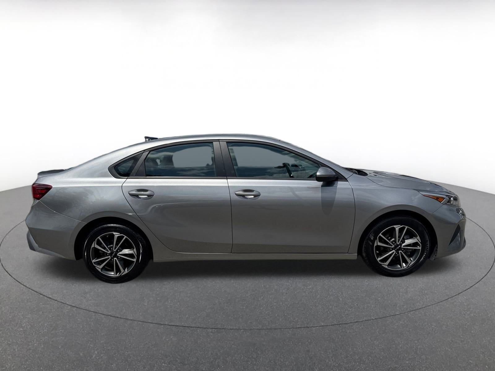 Thumbnail: 2024 Kia Forte - 15