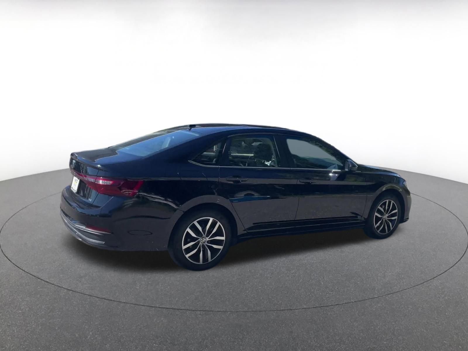 Thumbnail: 2025 Volkswagen Jetta - 15