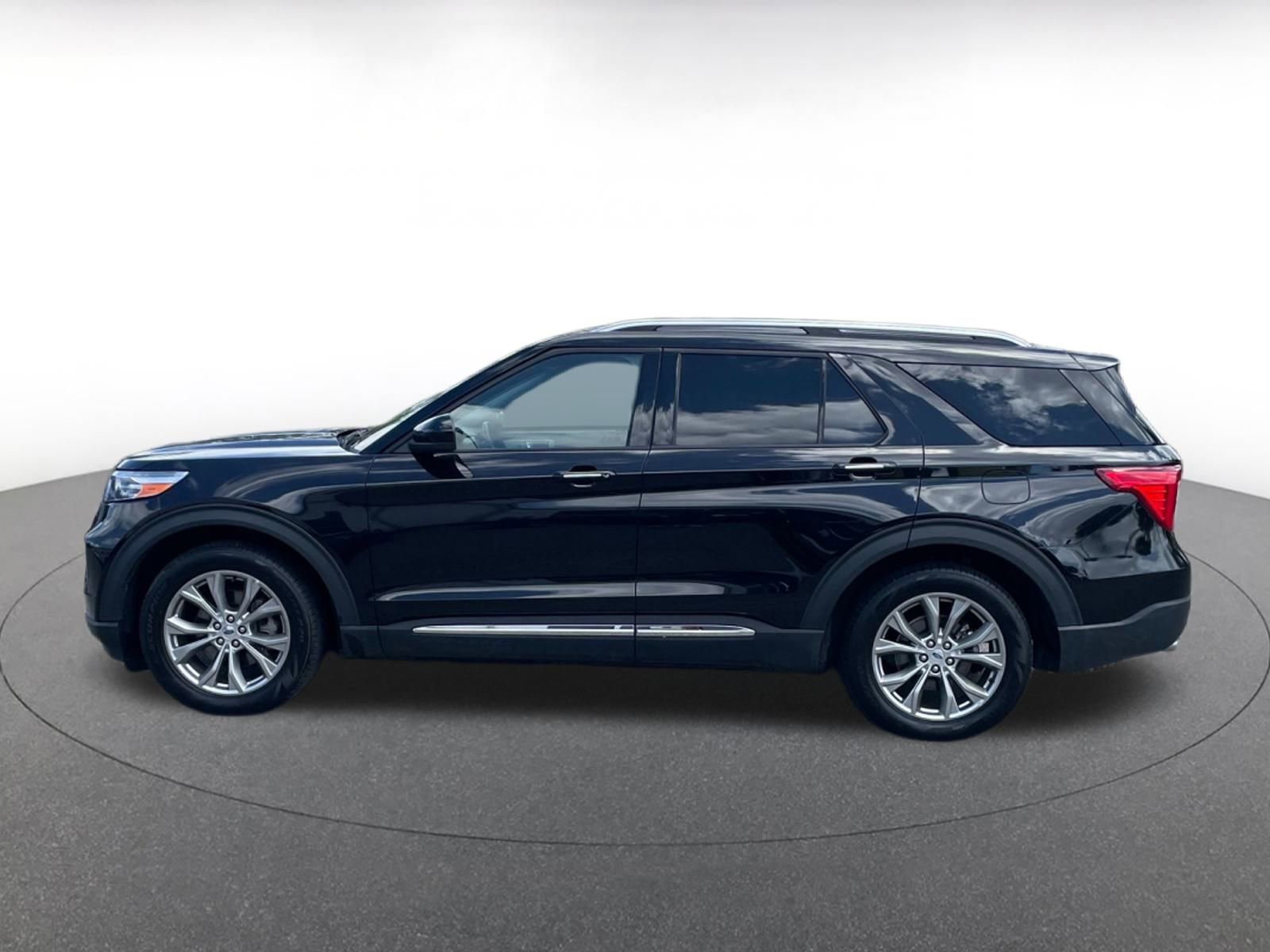 Thumbnail: 2023 Ford Explorer - 8