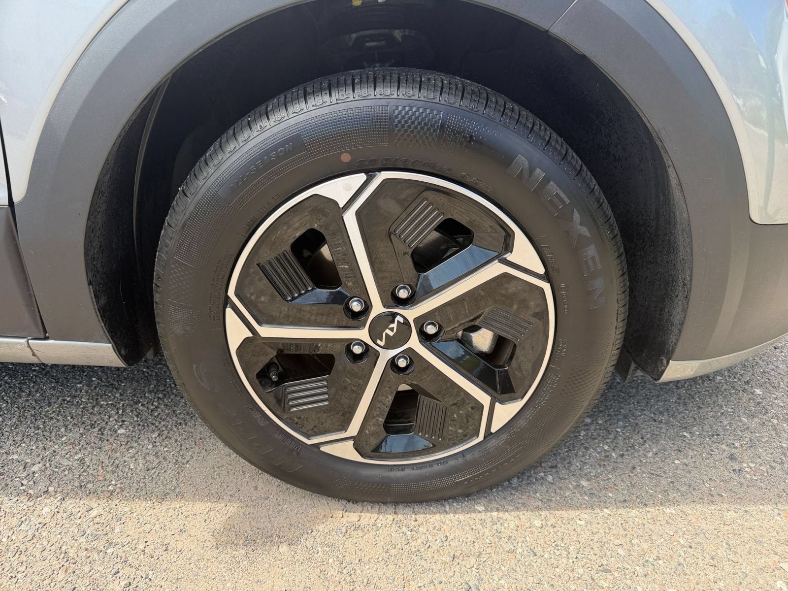 Thumbnail: 2026 Kia Niro - 28