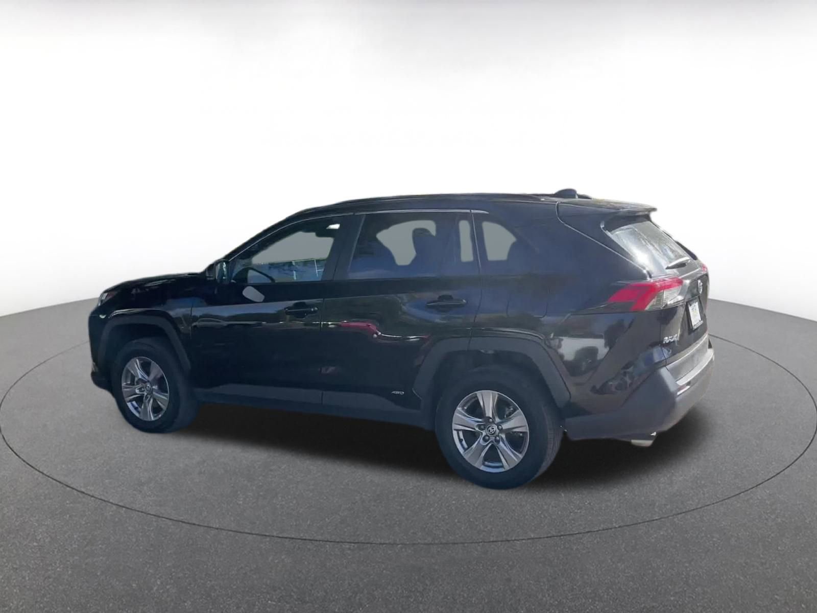 Thumbnail: 2025 Toyota RAV4 - 9