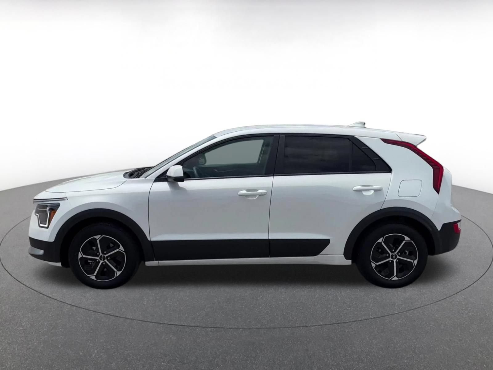 Thumbnail: 2026 Kia Niro - 8