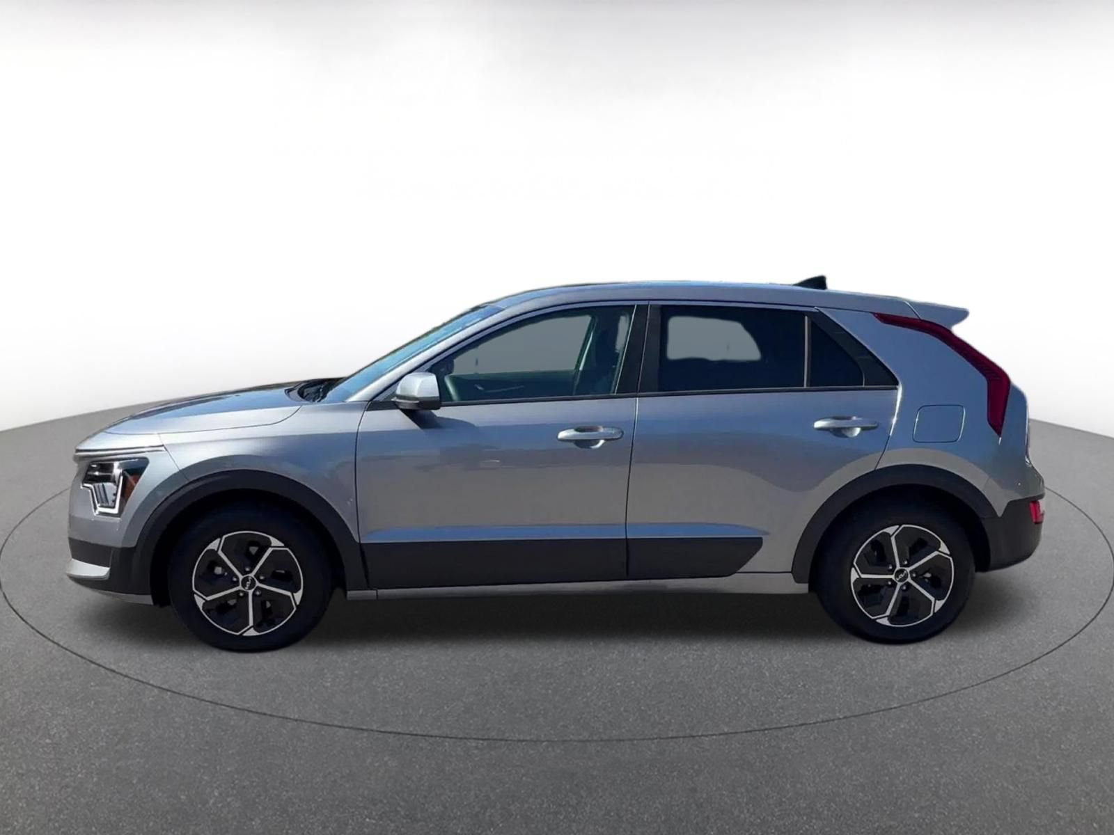 Thumbnail: 2026 Kia Niro - 8