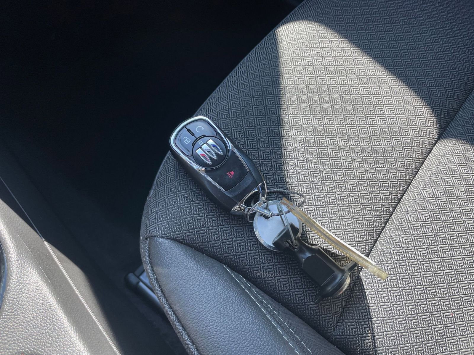 Thumbnail: 2025 Buick Encore GX - 21