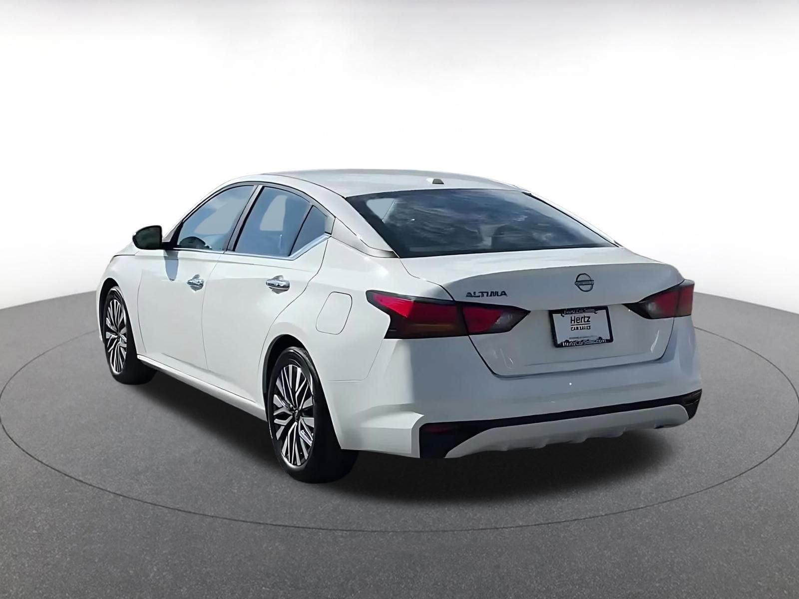 Thumbnail: 2025 Nissan Altima - 10