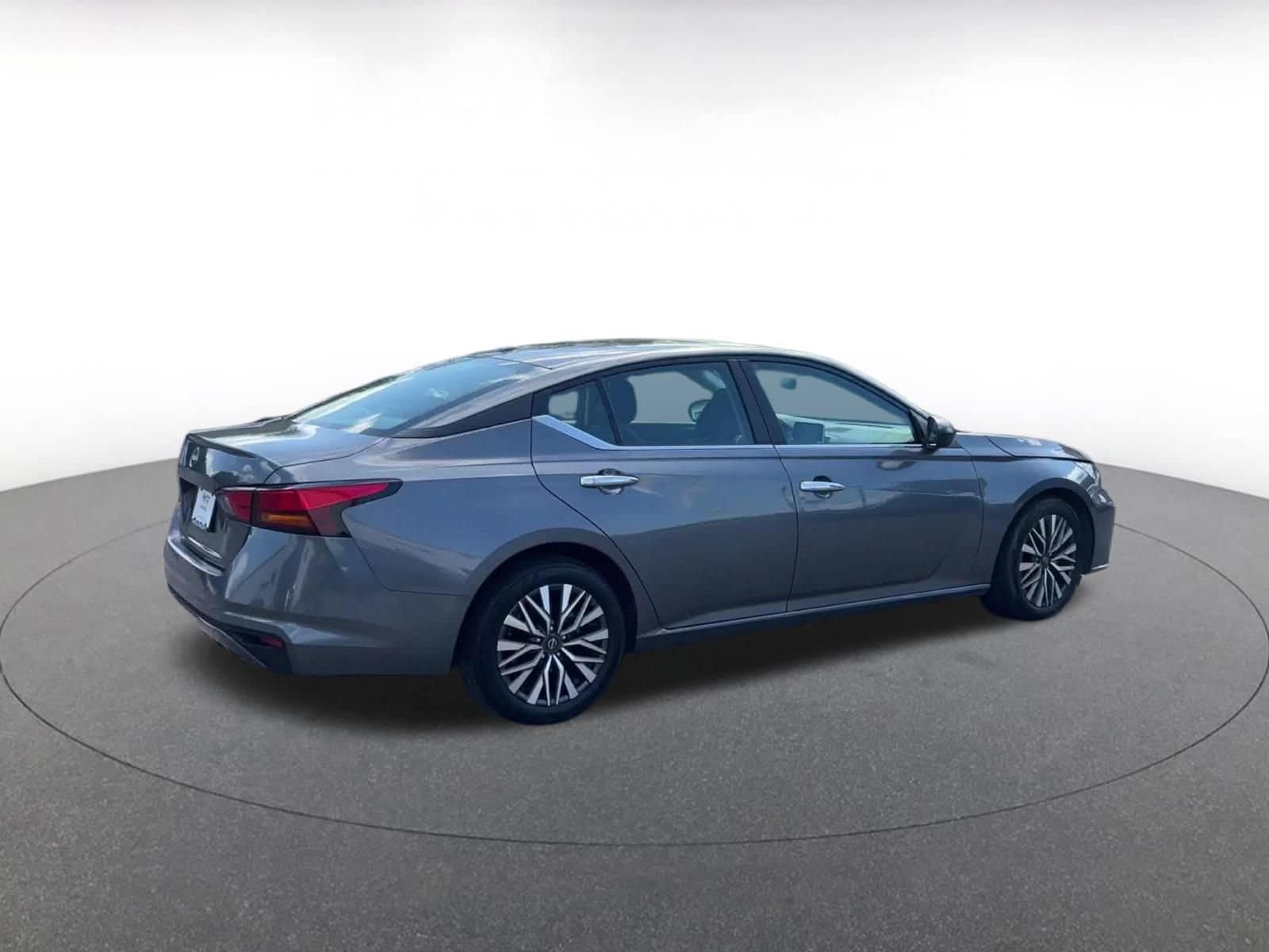 Thumbnail: 2025 Nissan Altima - 12