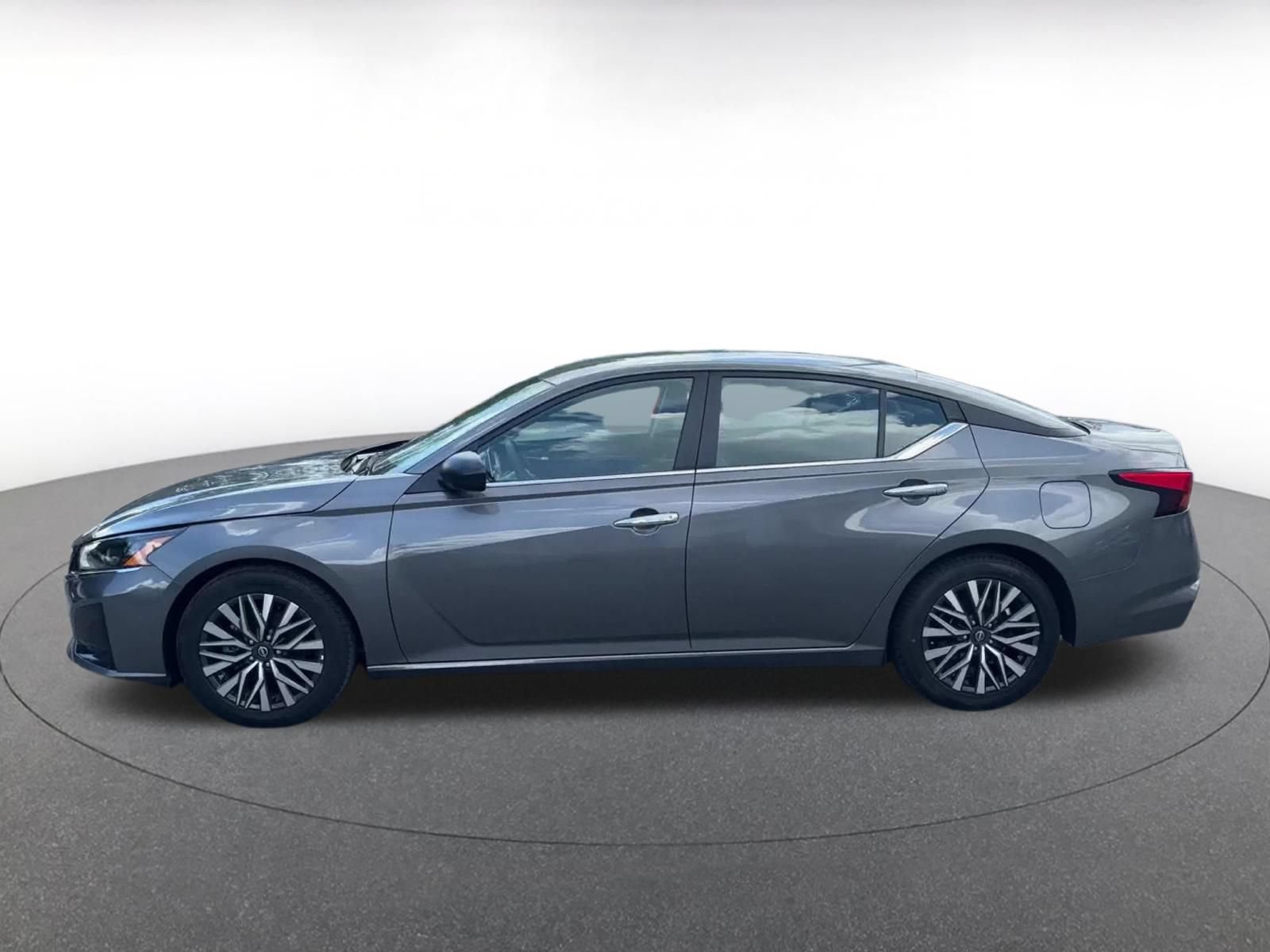 Thumbnail: 2025 Nissan Altima - 8
