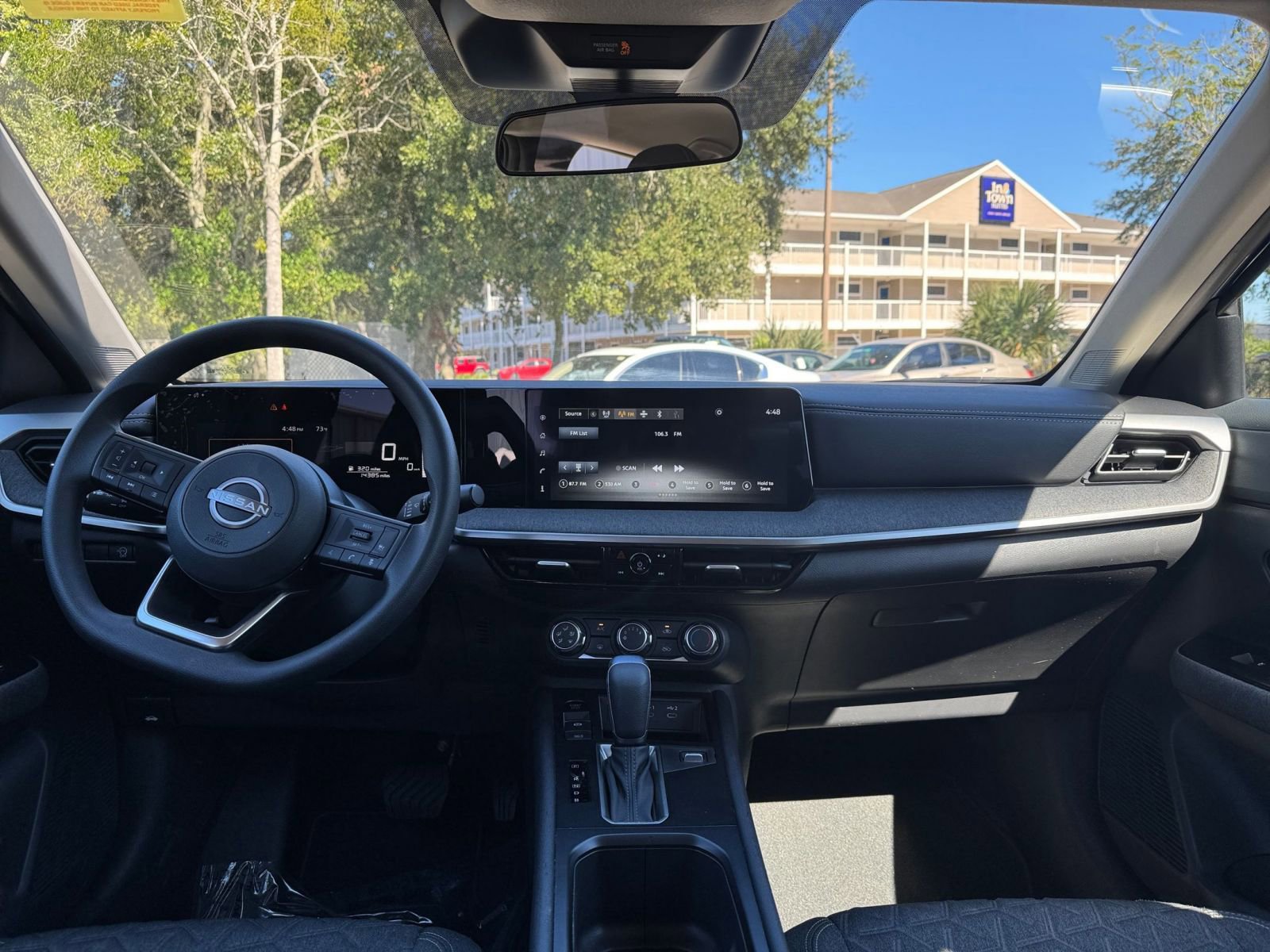 Thumbnail: 2025 Nissan Kicks - 31