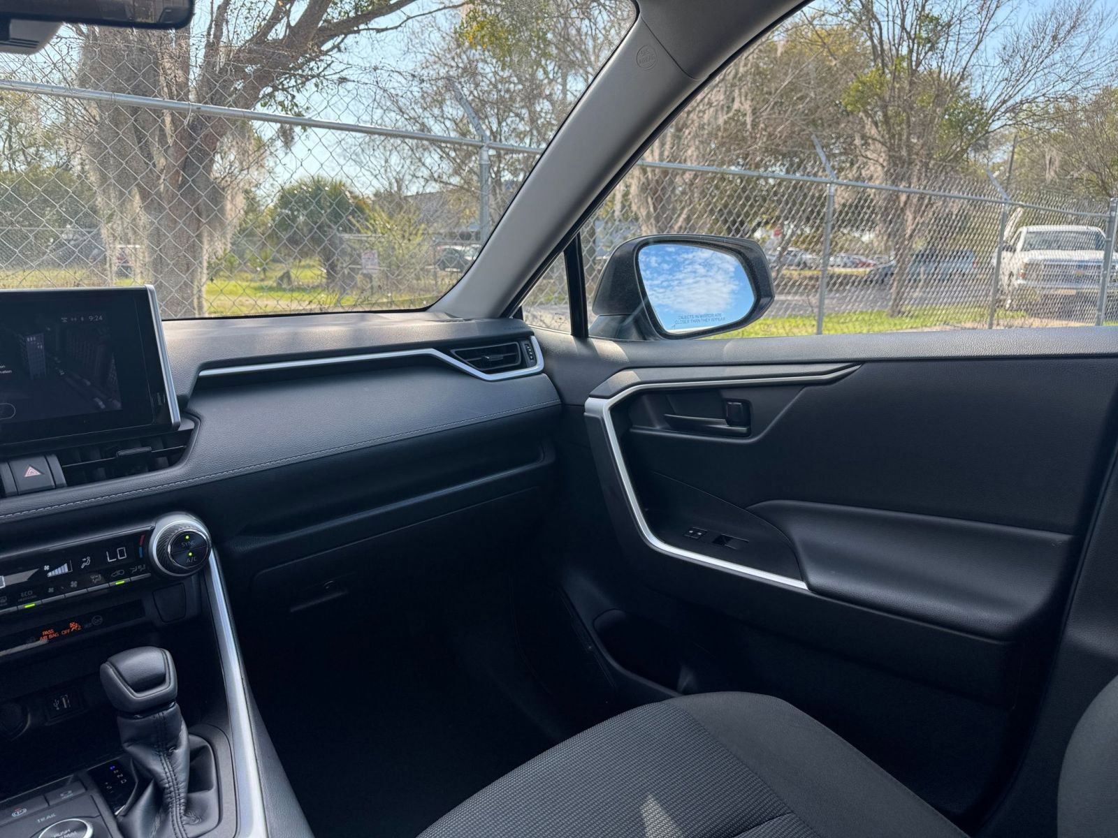 Thumbnail: 2025 Toyota RAV4 - 35