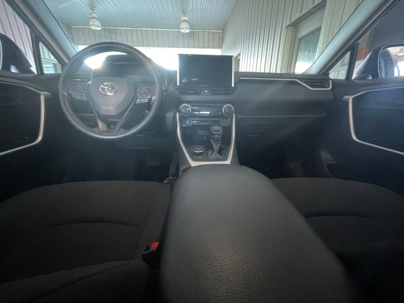 Thumbnail: 2025 Toyota RAV4 - 31