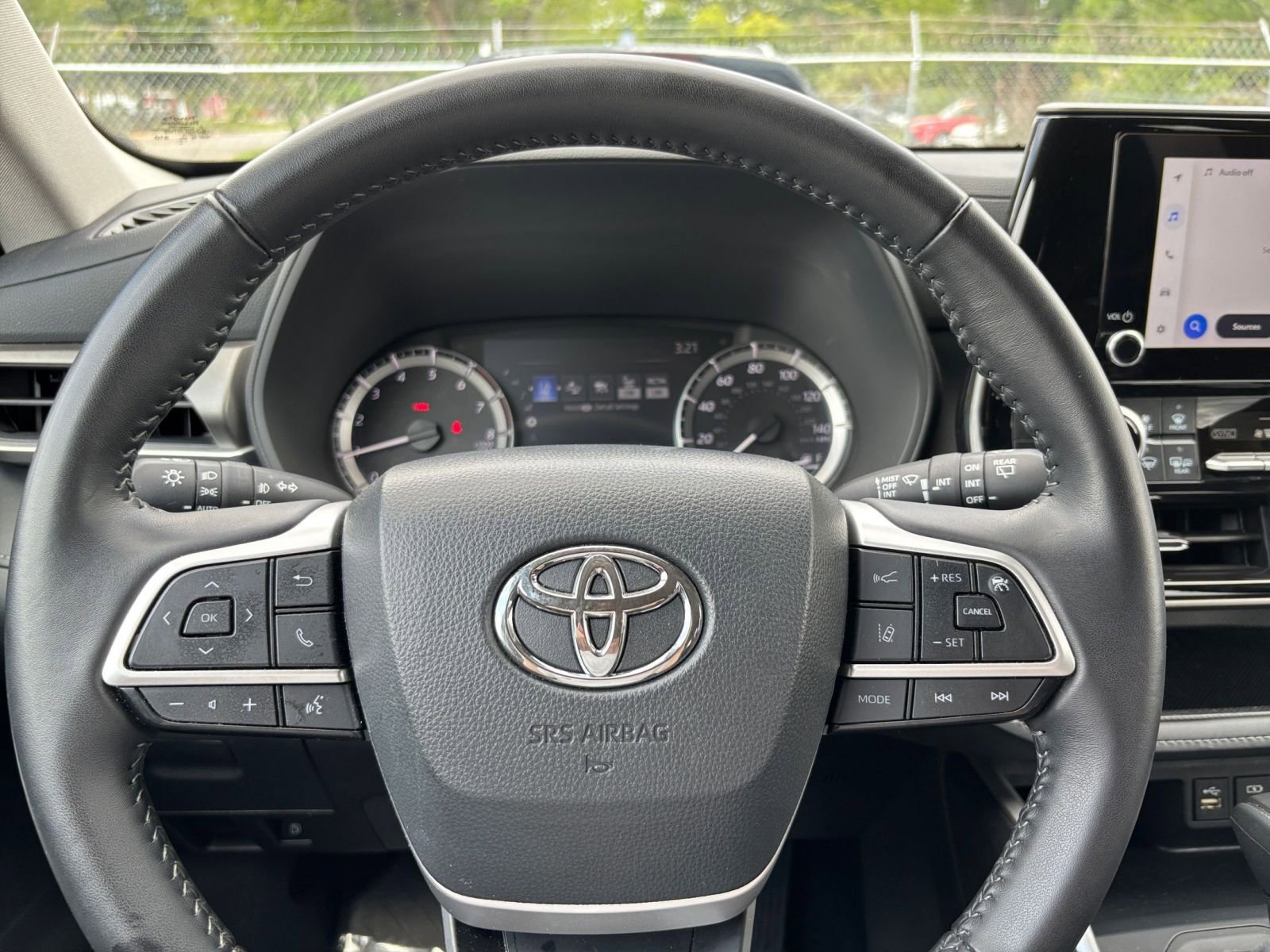 Thumbnail: 2025 Toyota Highlander - 30