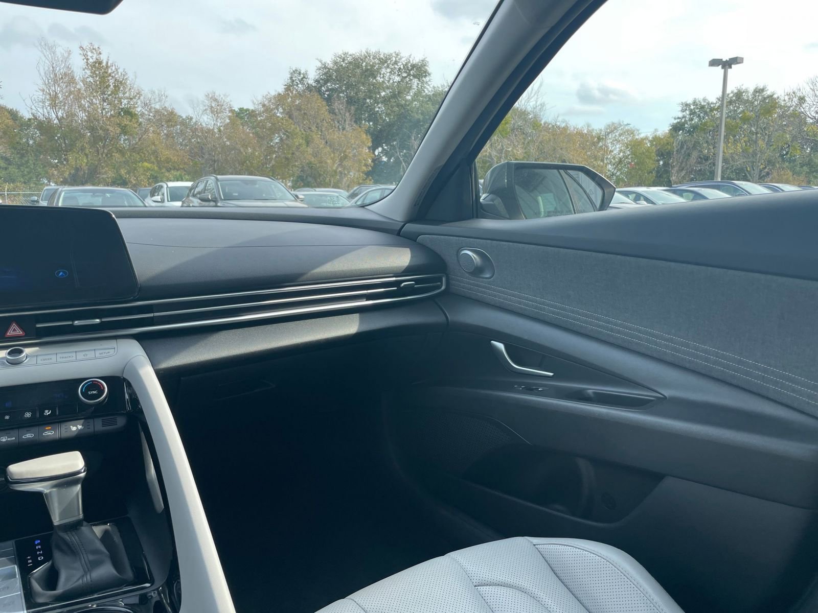 Thumbnail: 2025 Hyundai Elantra - 34