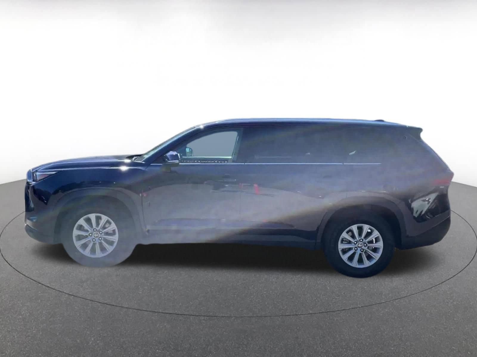 Thumbnail: 2025 Toyota Grand Highlander - 8