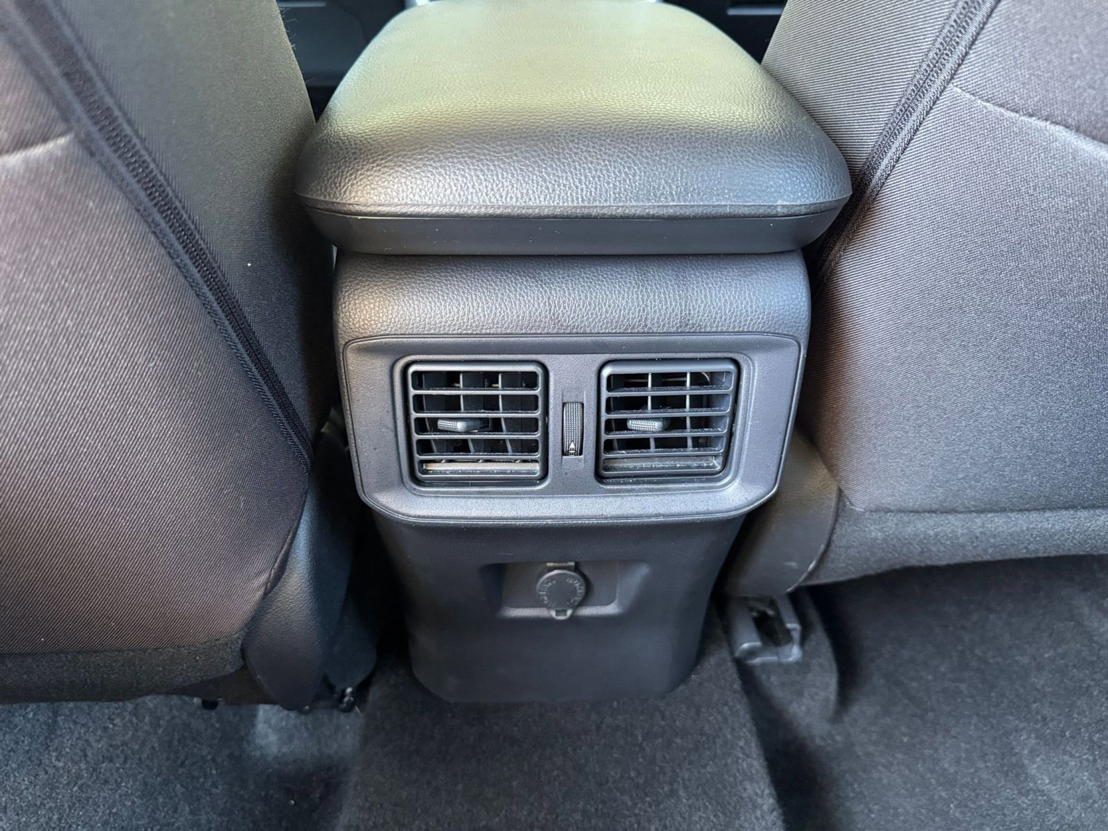 Thumbnail: 2025 Toyota RAV4 - 34