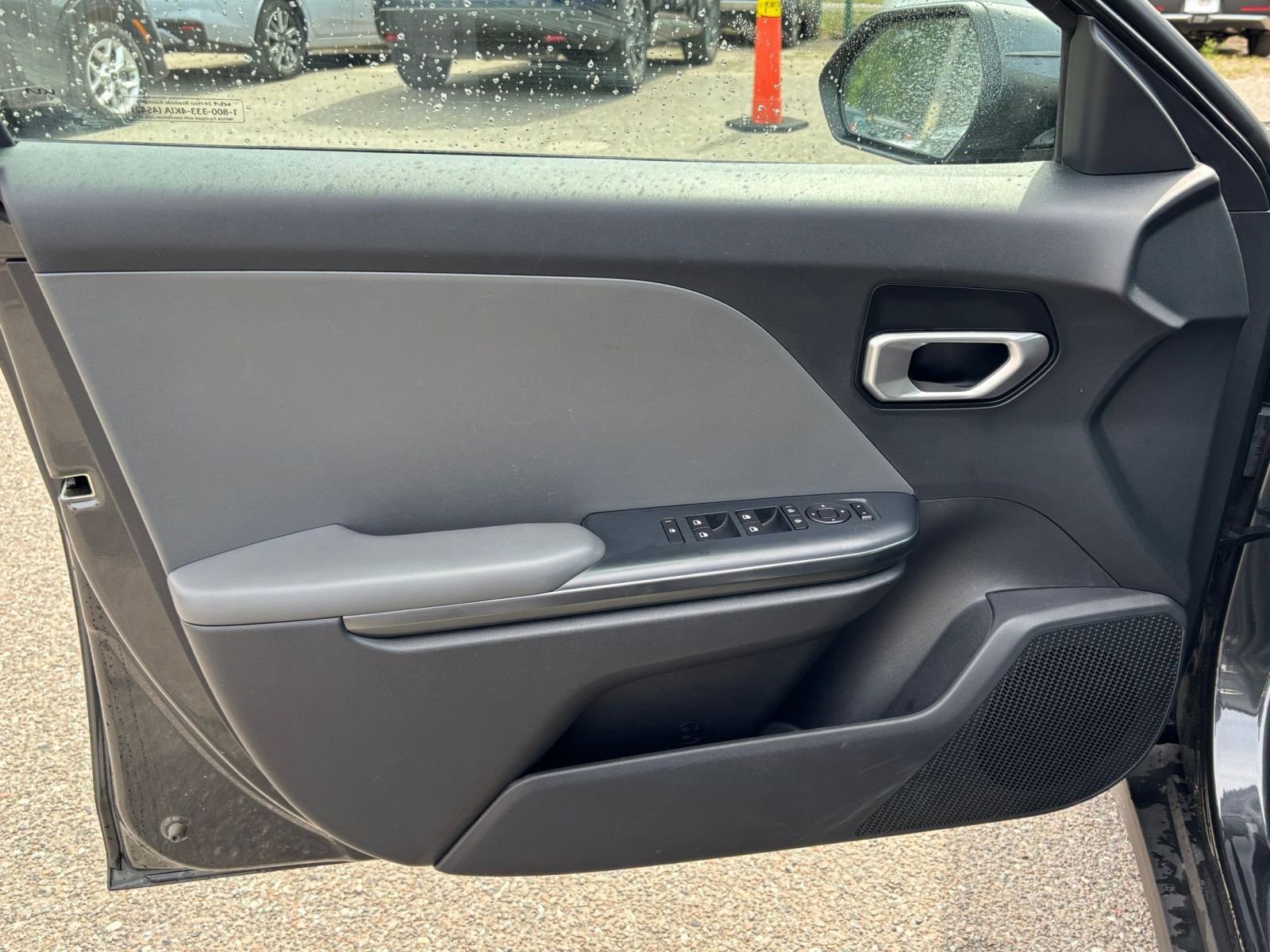 2025 Kia K4 LXS - Photo 18