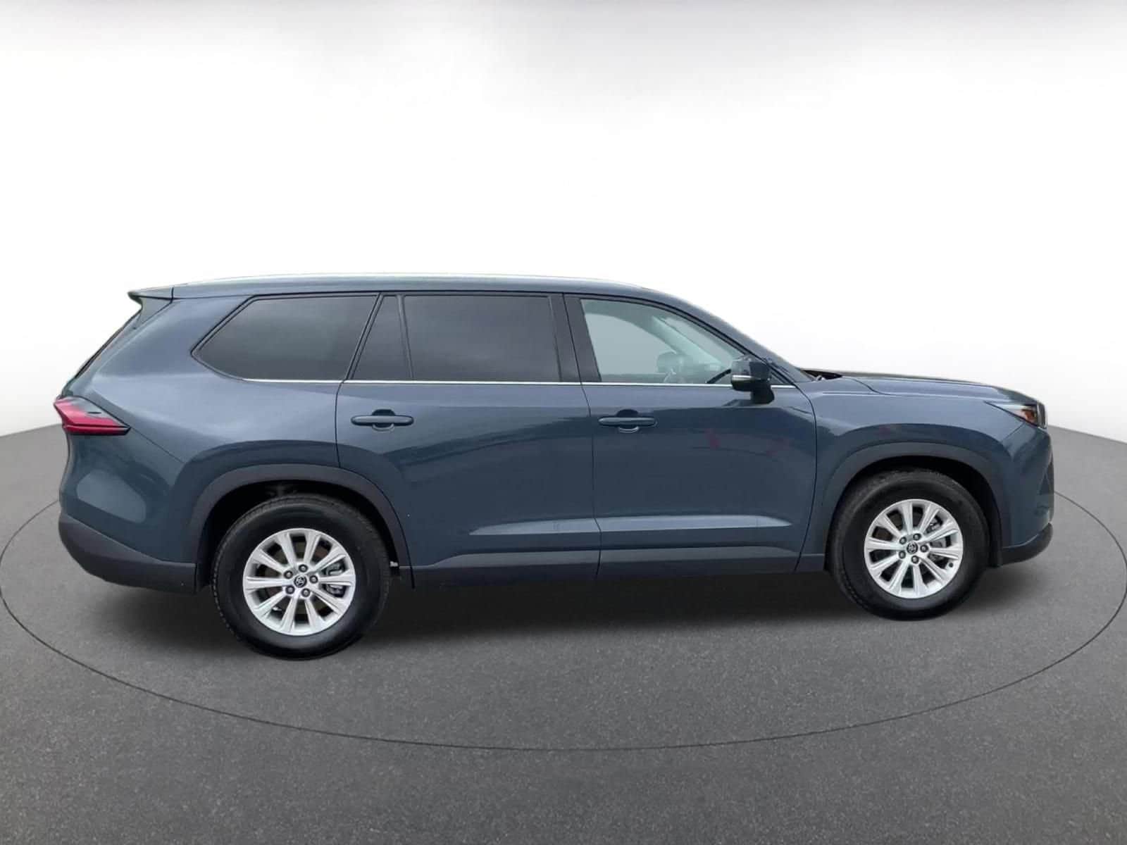 Thumbnail: 2025 Toyota Grand Highlander - 16