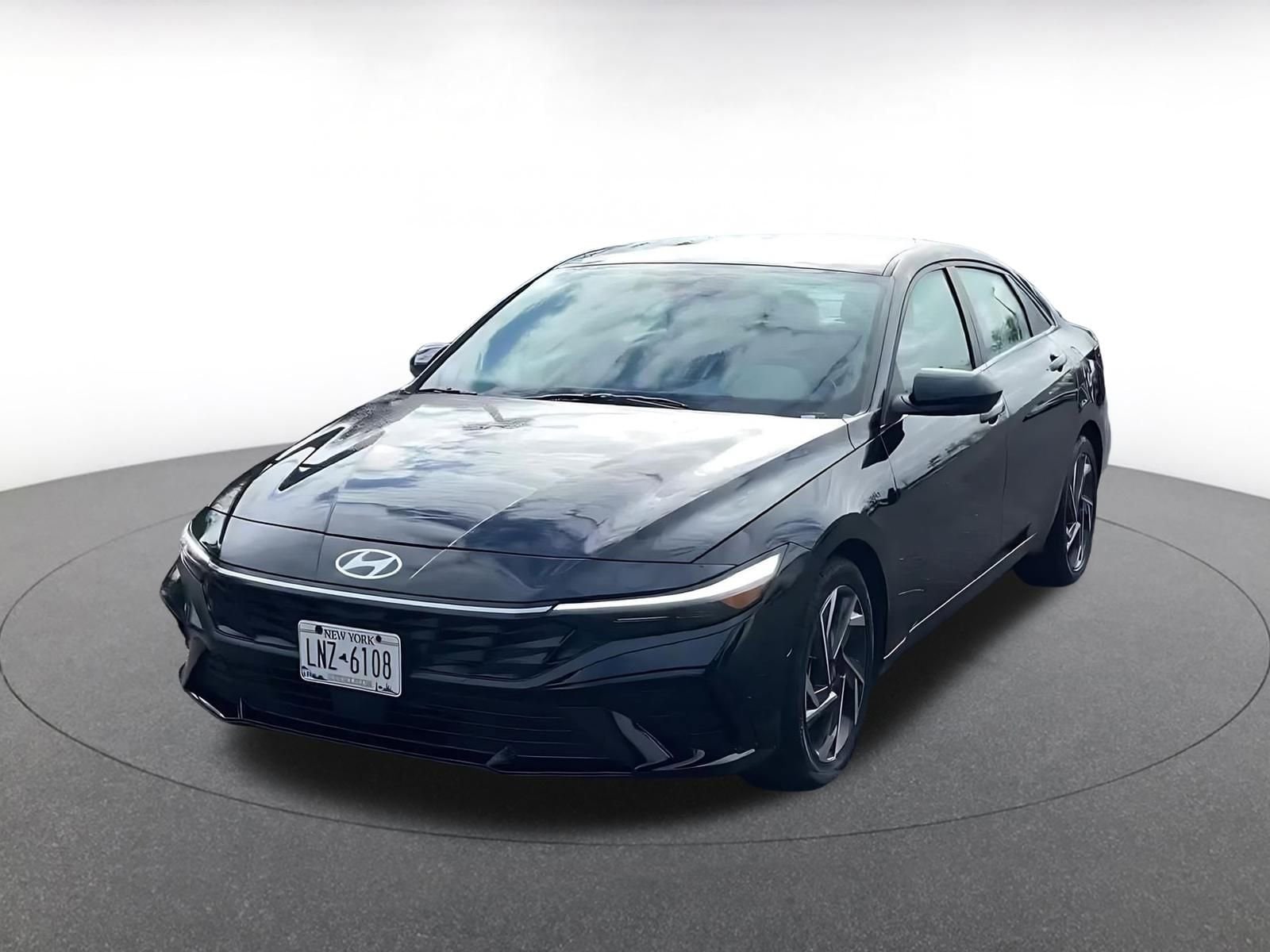 Thumbnail: 2025 Hyundai Elantra - 4